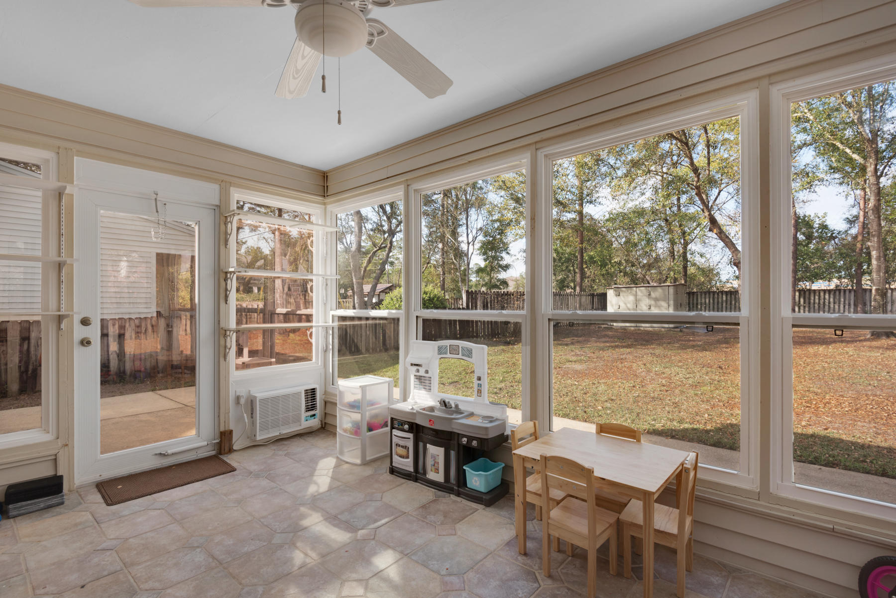 PARKWOOD LANE BLUEWATER BAY - Residential