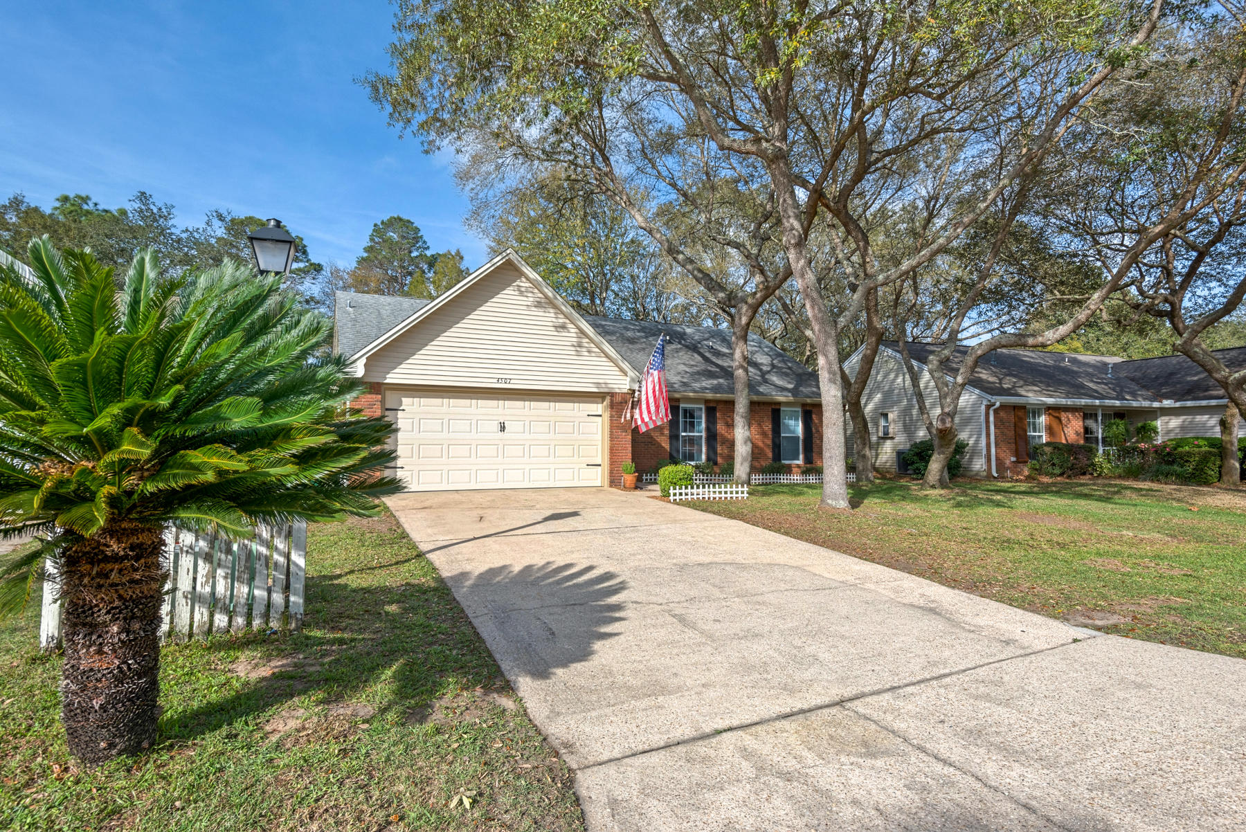 PARKWOOD LANE BLUEWATER BAY - Residential