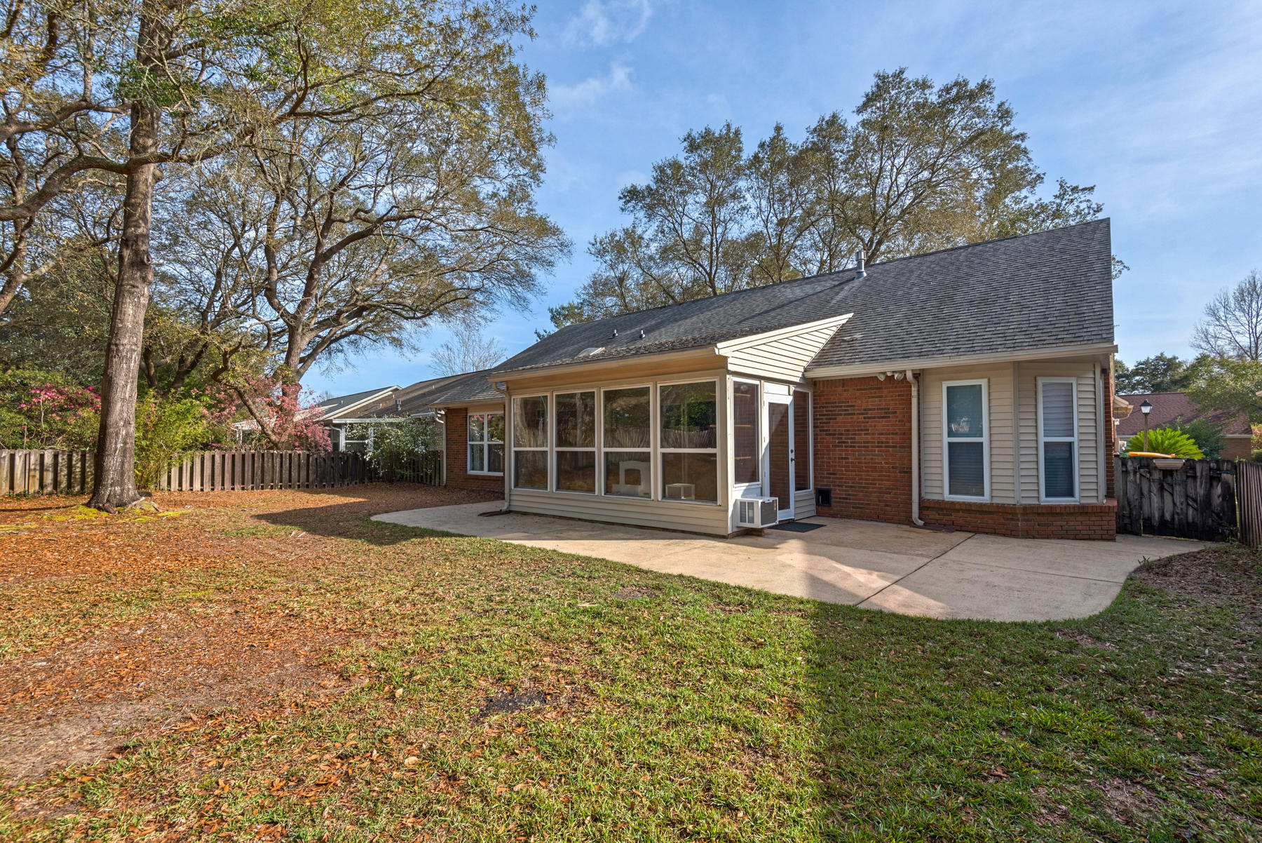 PARKWOOD LANE BLUEWATER BAY - Residential