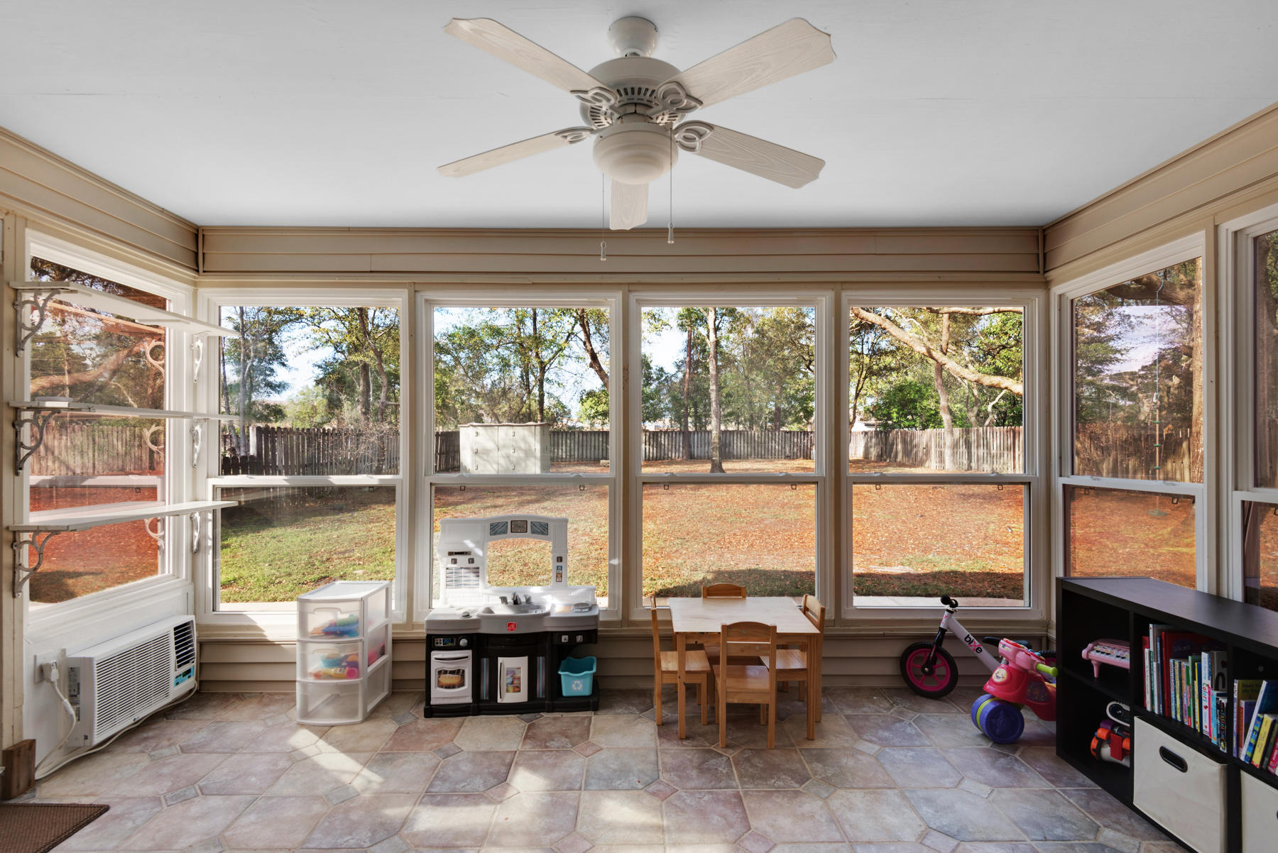 PARKWOOD LANE BLUEWATER BAY - Residential