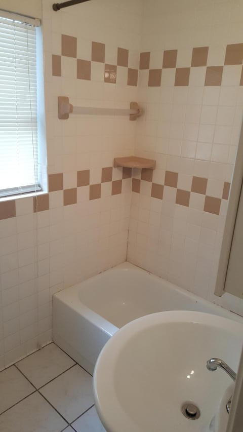 ELLIOTTS POINT - Residential Lease