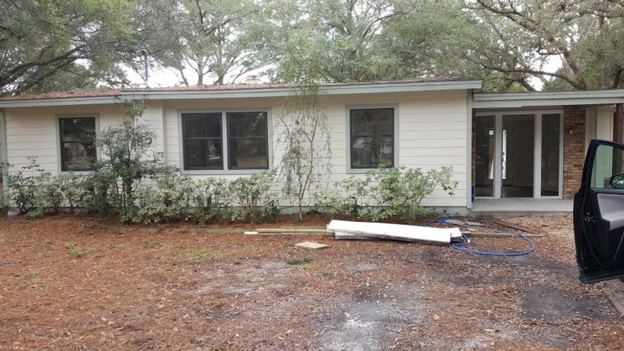 This home is FRESHLY RENOVATED! Absolutely beautiful. Brand new appliances, cabinents, fresh paint, NEW bathroom and much more! Very close to places with entertainment, fun filled family activities, and delicious resaurants. Please give Endless Horizons Realty a call at 850.315.0111 to get moved in today, or with any questions you may have! Thank You.