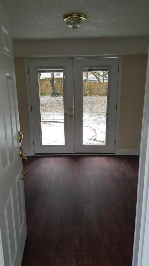 ELLIOTTS POINT - Residential Lease