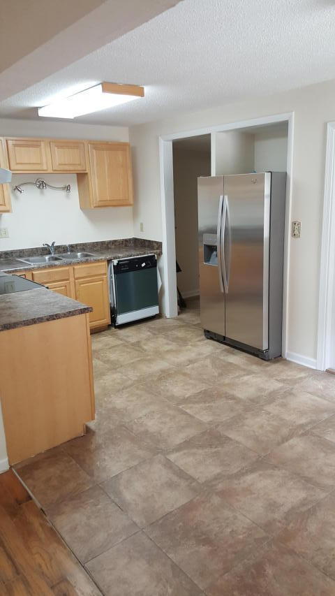 ELLIOTTS POINT - Residential Lease