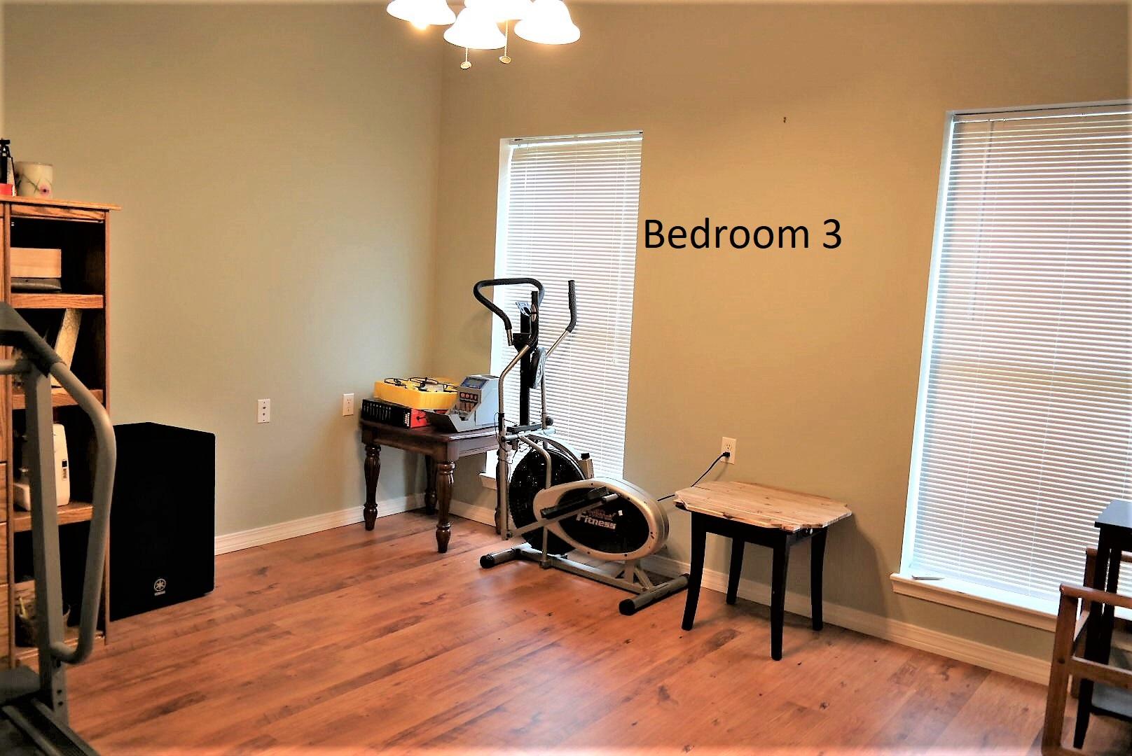 TEN LAKE ESTATES UNIT 1 - Residential