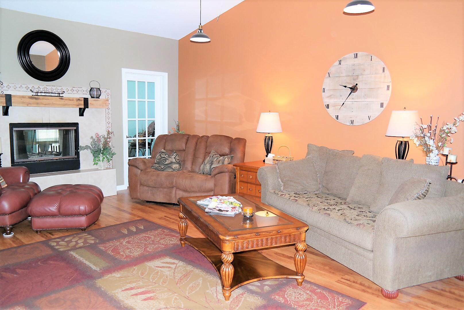 TEN LAKE ESTATES UNIT 1 - Residential