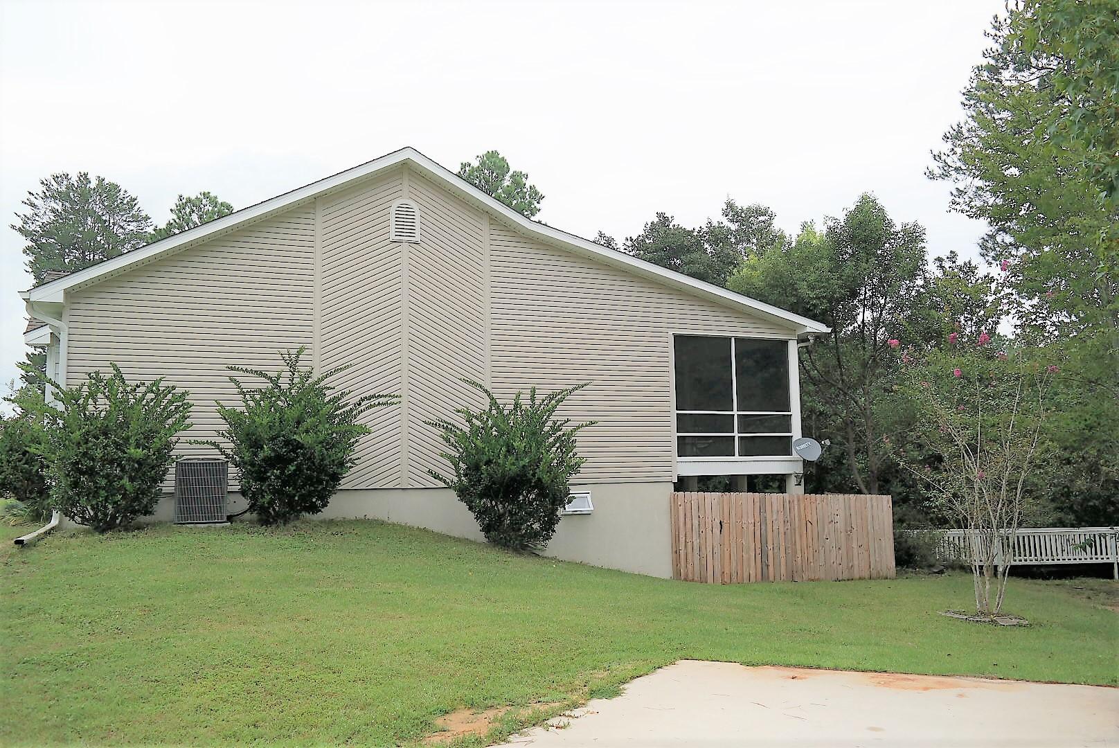 TEN LAKE ESTATES UNIT 1 - Residential