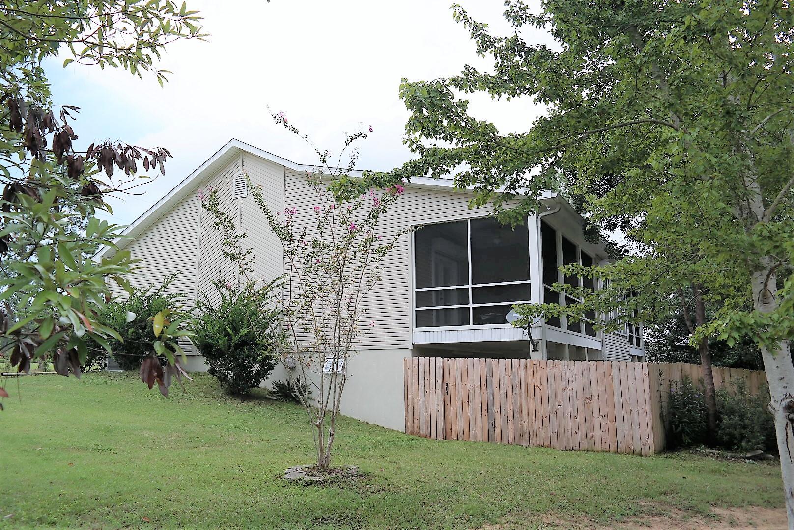 TEN LAKE ESTATES UNIT 1 - Residential