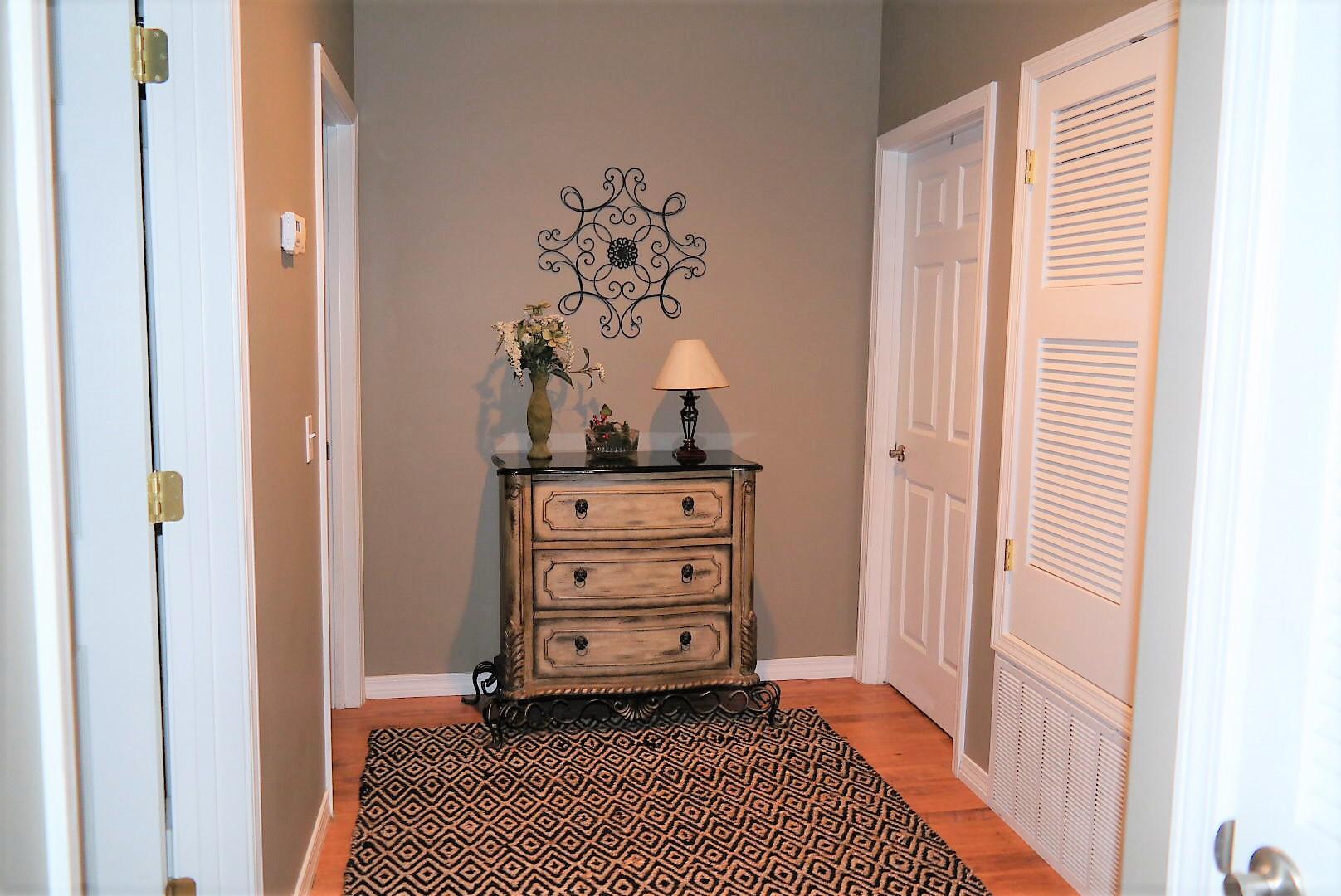 TEN LAKE ESTATES UNIT 1 - Residential