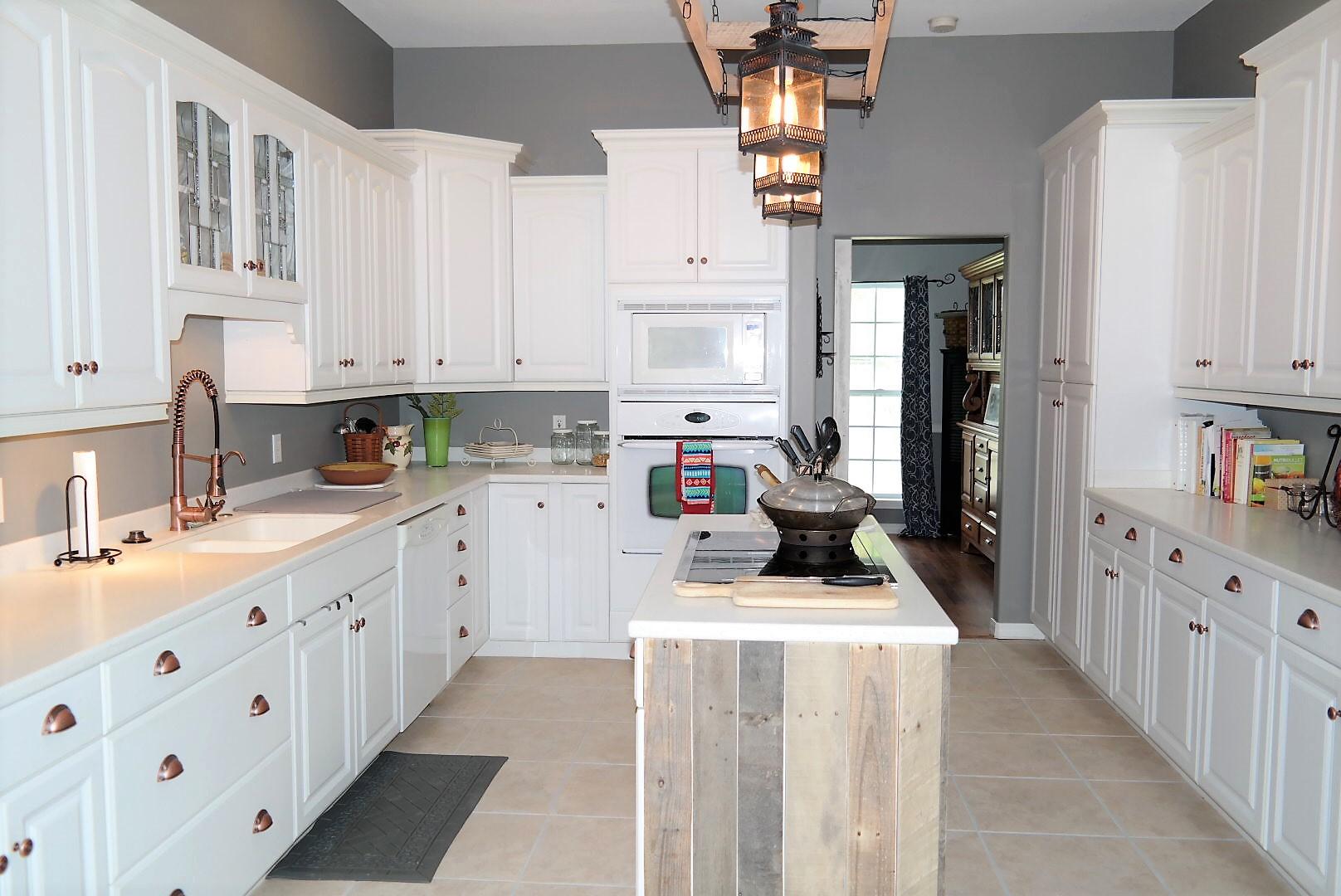 TEN LAKE ESTATES UNIT 1 - Residential