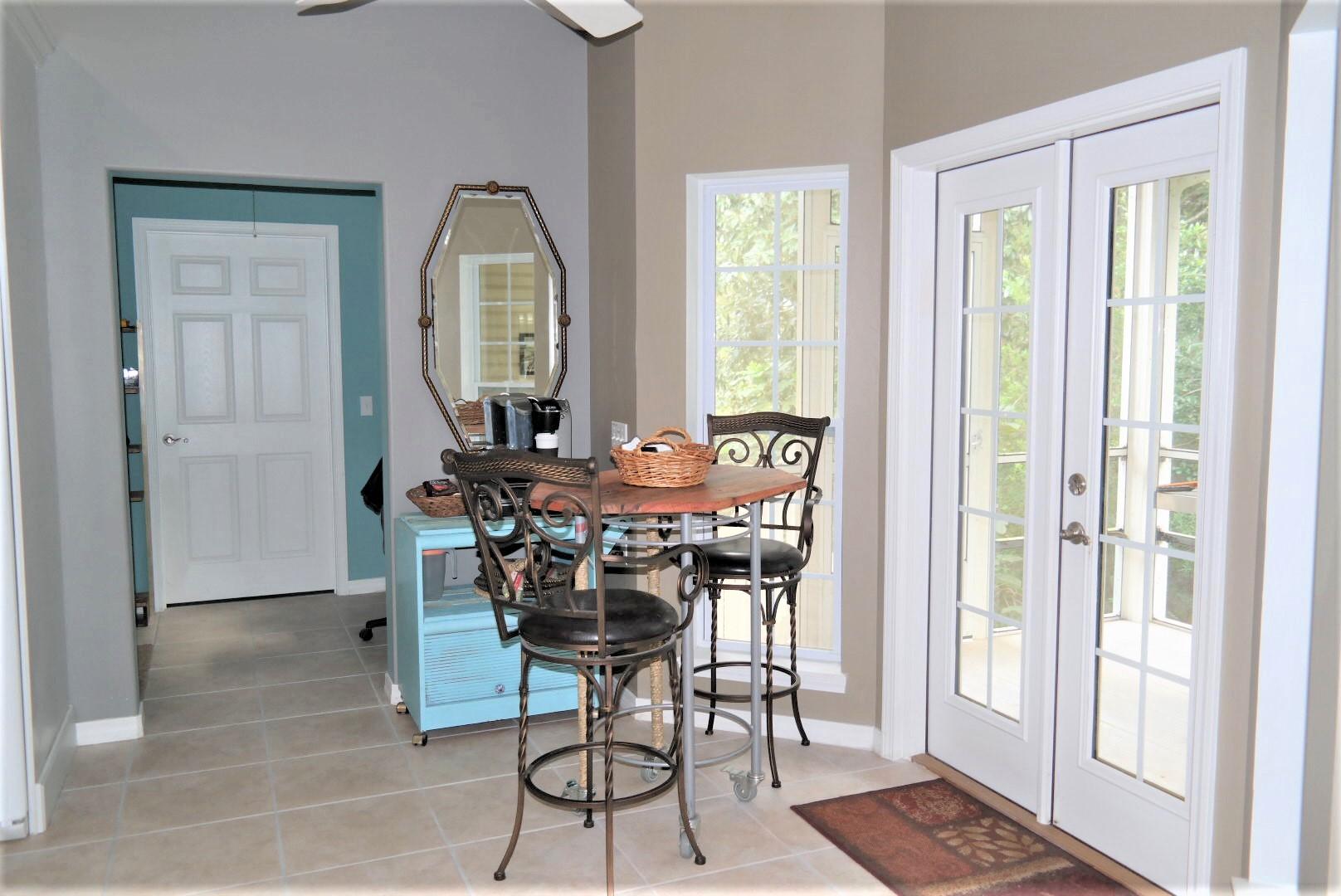 TEN LAKE ESTATES UNIT 1 - Residential