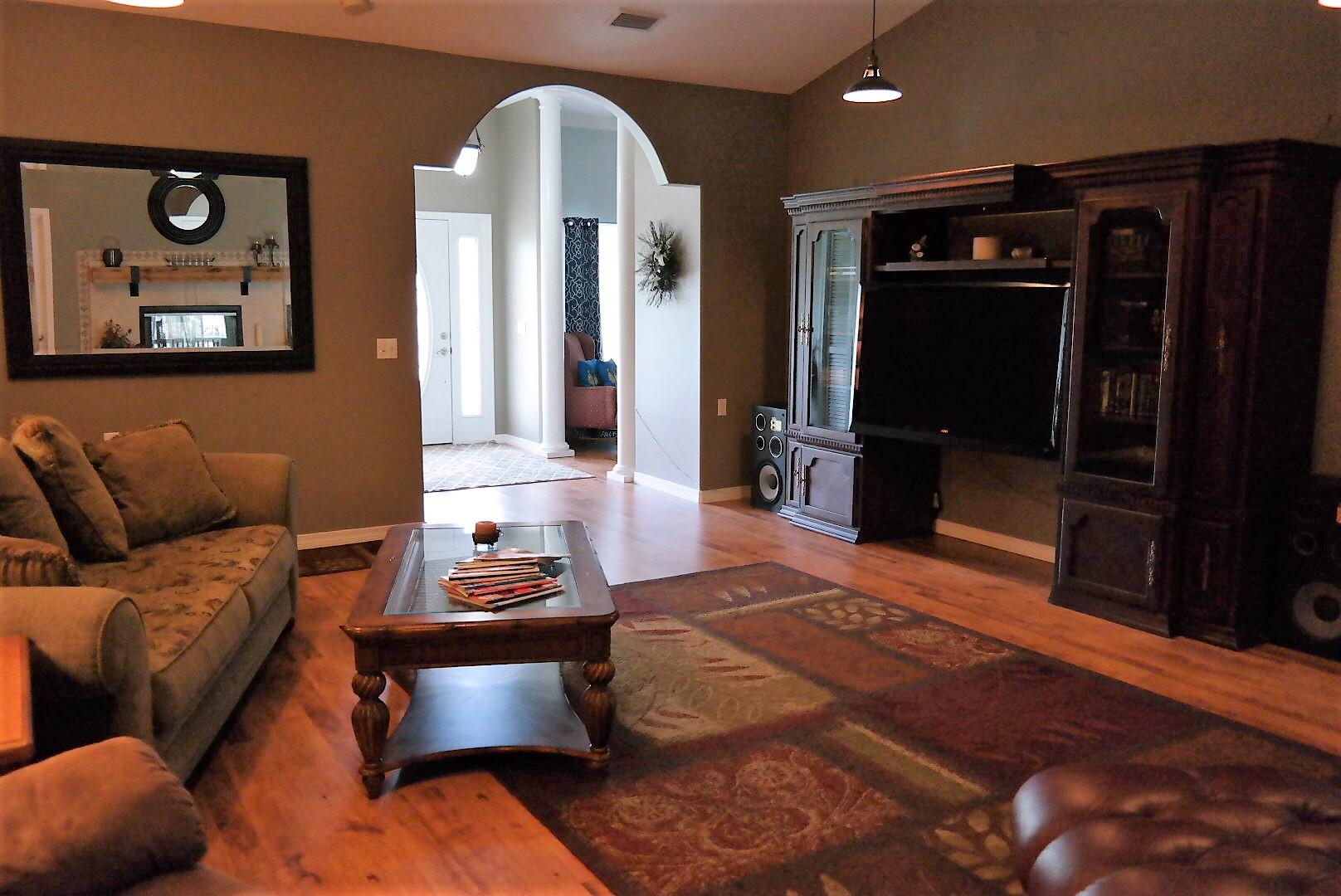 TEN LAKE ESTATES UNIT 1 - Residential