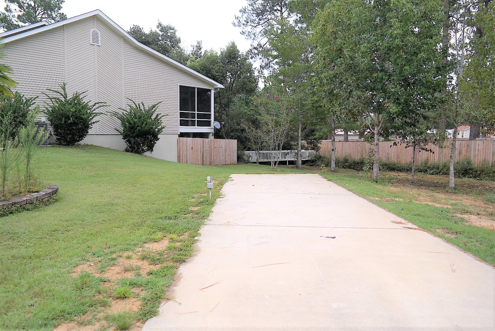 TEN LAKE ESTATES UNIT 1 - Residential