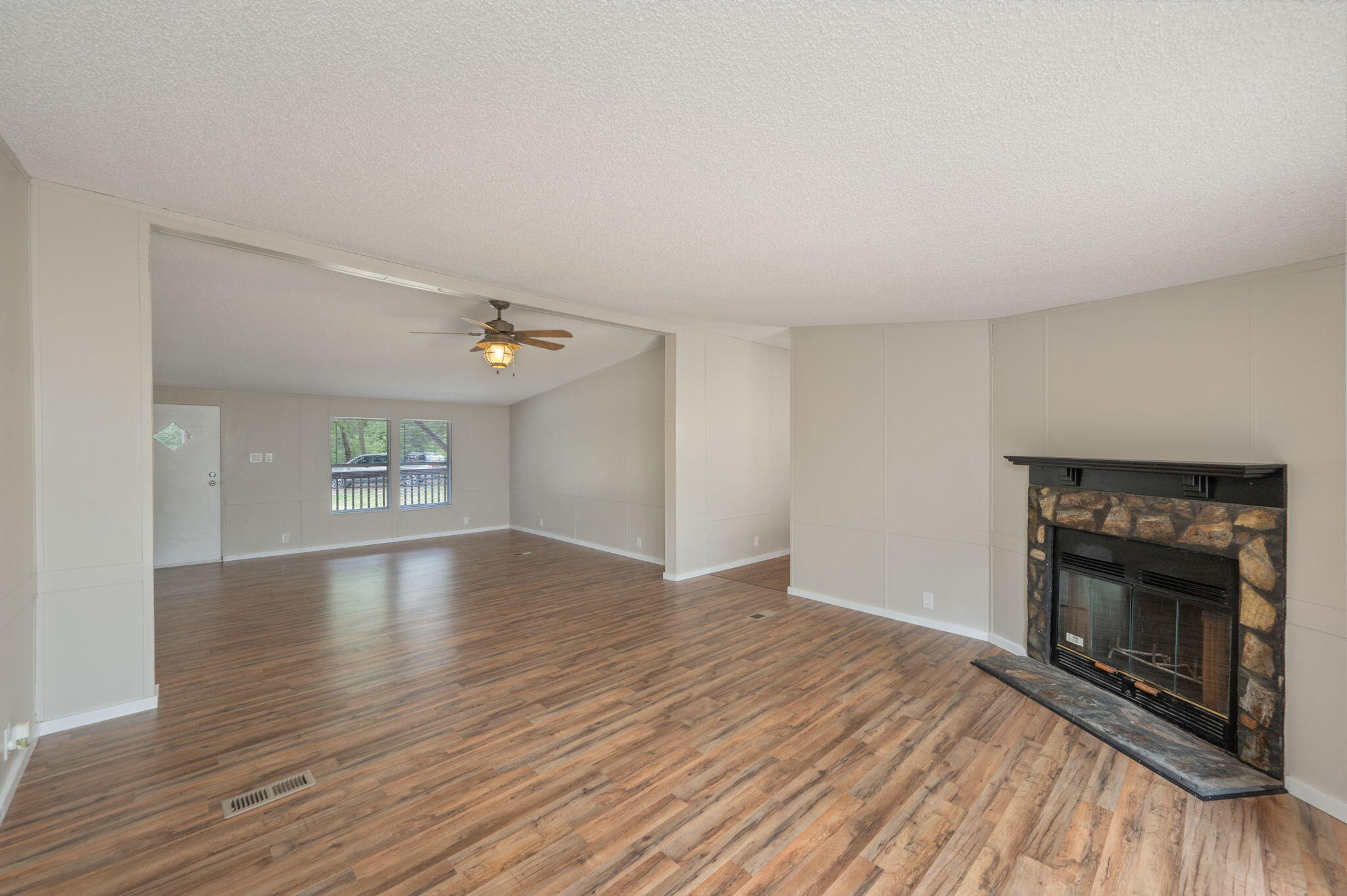 IMPERIAL LAKES 2 - Residential