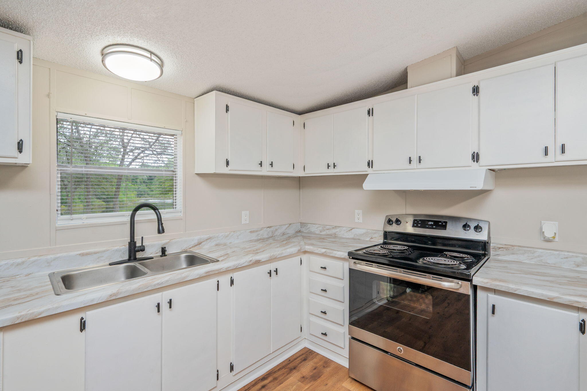 IMPERIAL LAKES 2 - Residential