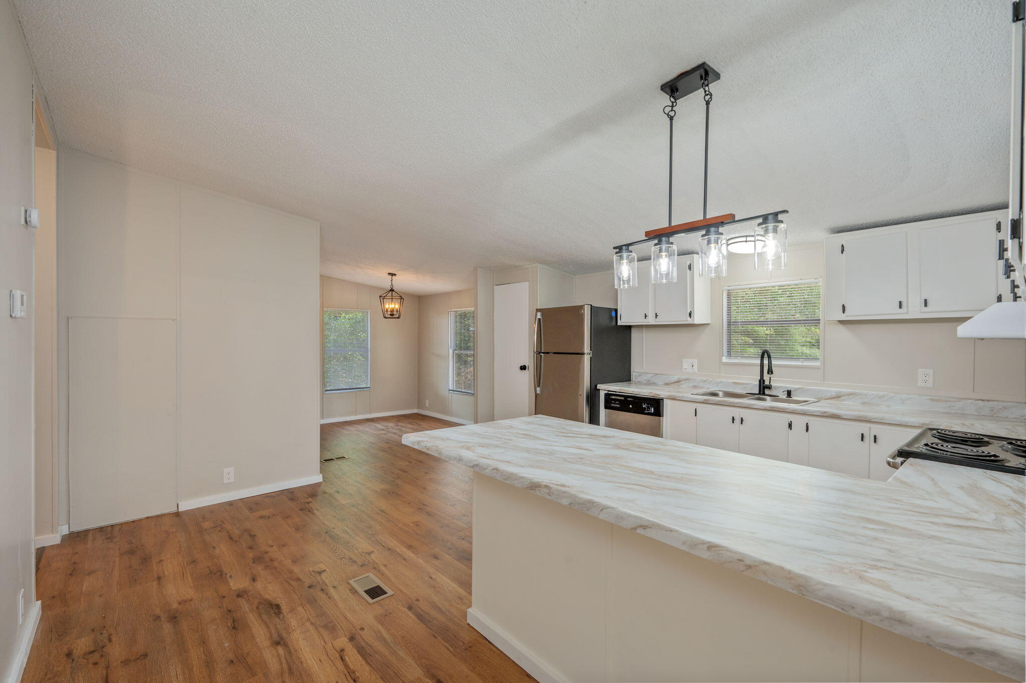 IMPERIAL LAKES 2 - Residential