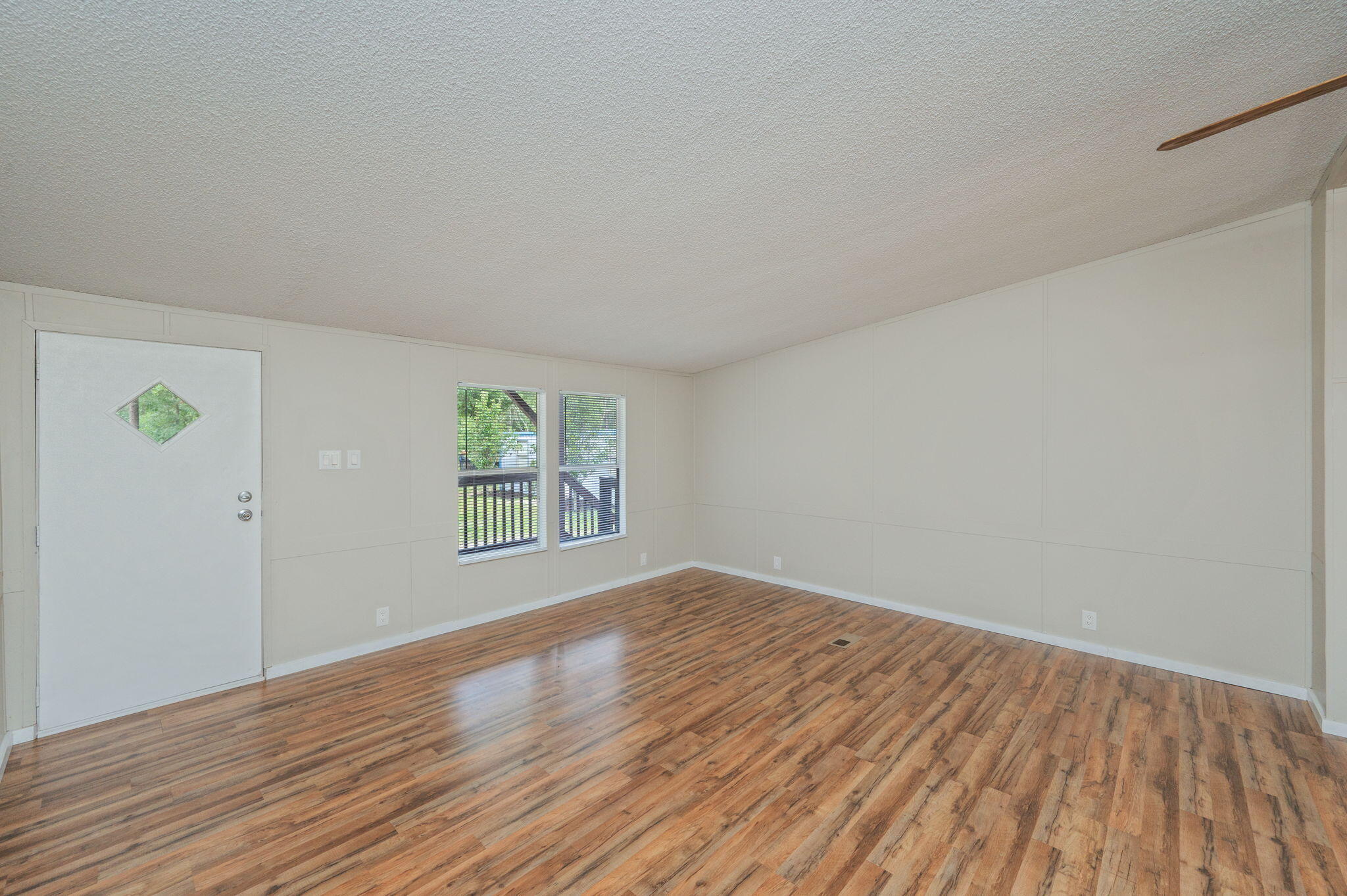 IMPERIAL LAKES 2 - Residential