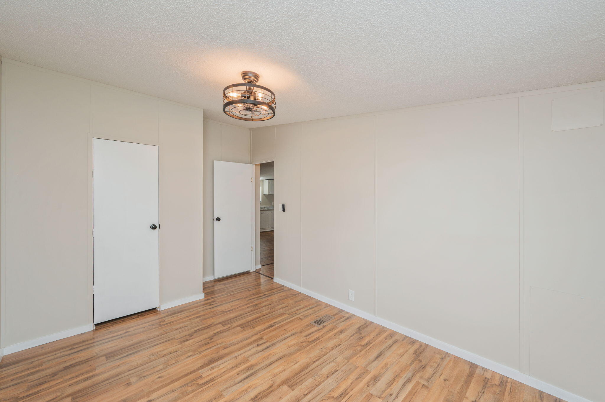 IMPERIAL LAKES 2 - Residential