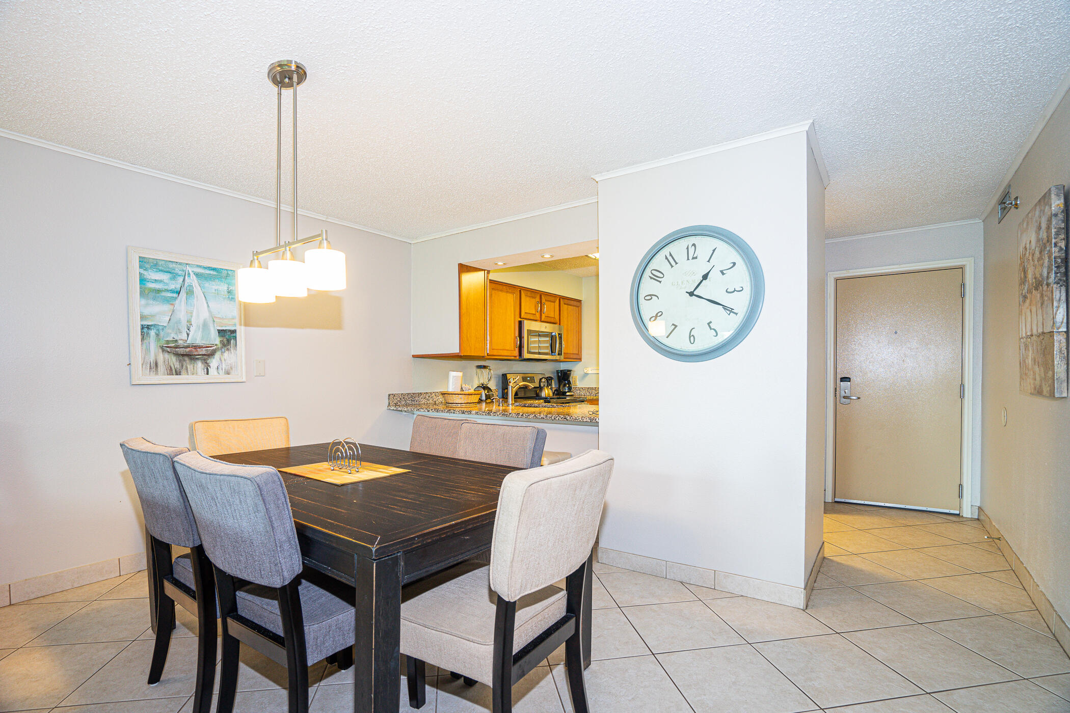 ISLANDER CONDO - Residential