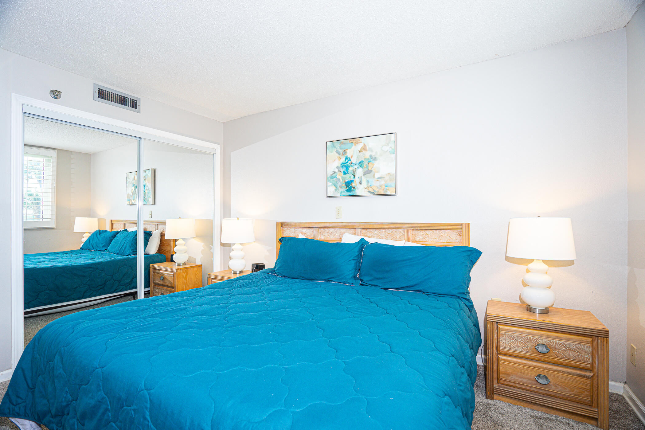 ISLANDER CONDO - Residential