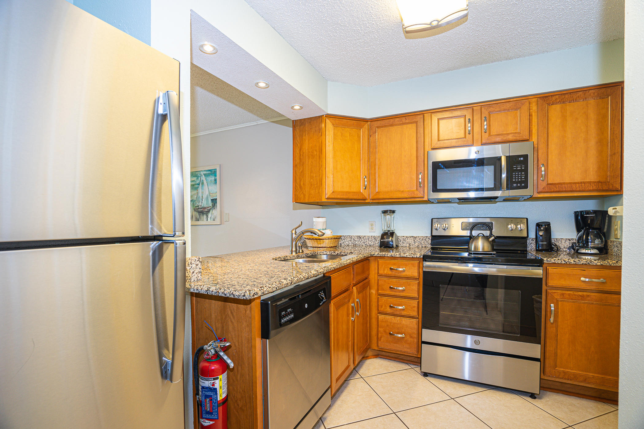 ISLANDER CONDO - Residential