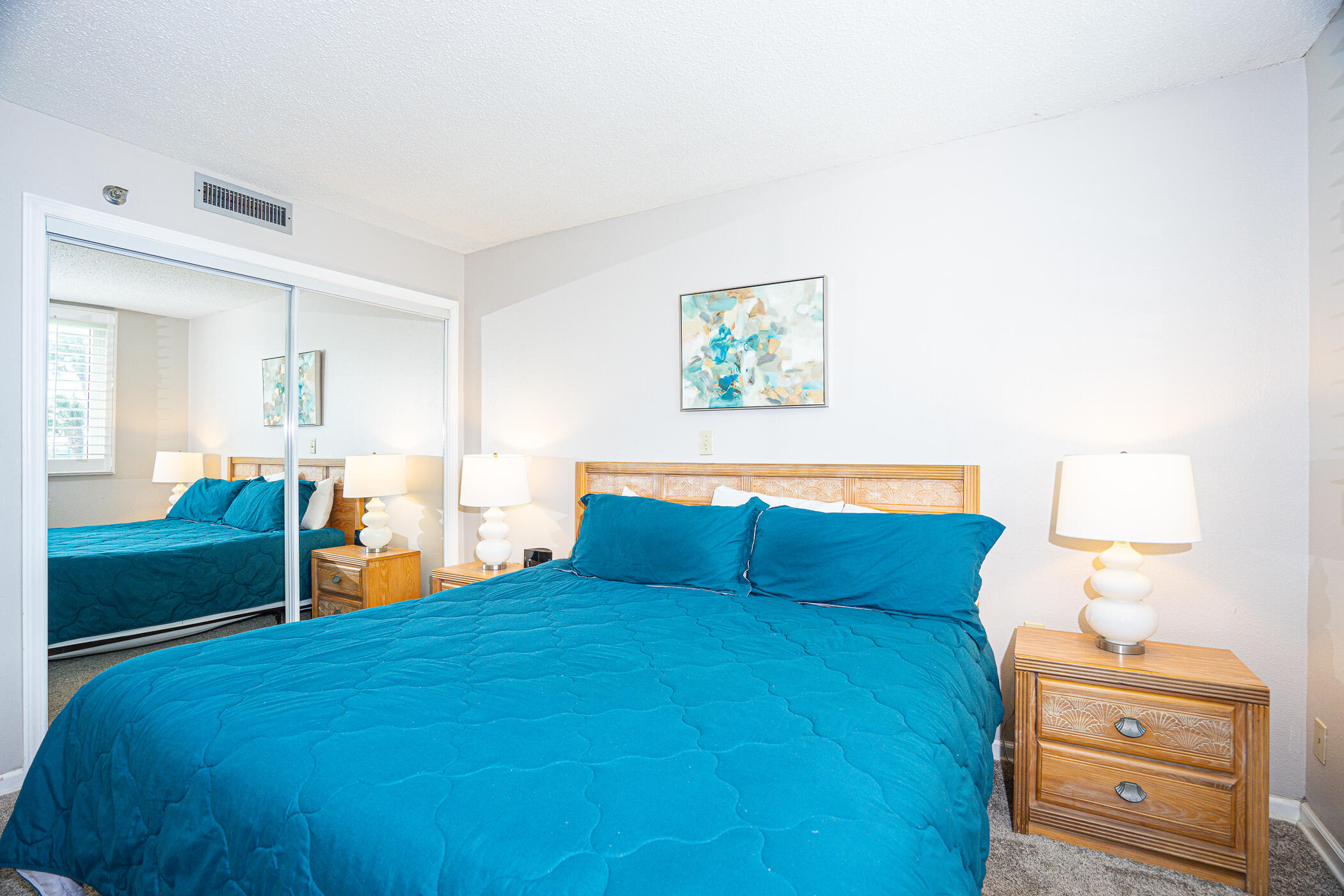 ISLANDER CONDO - Residential