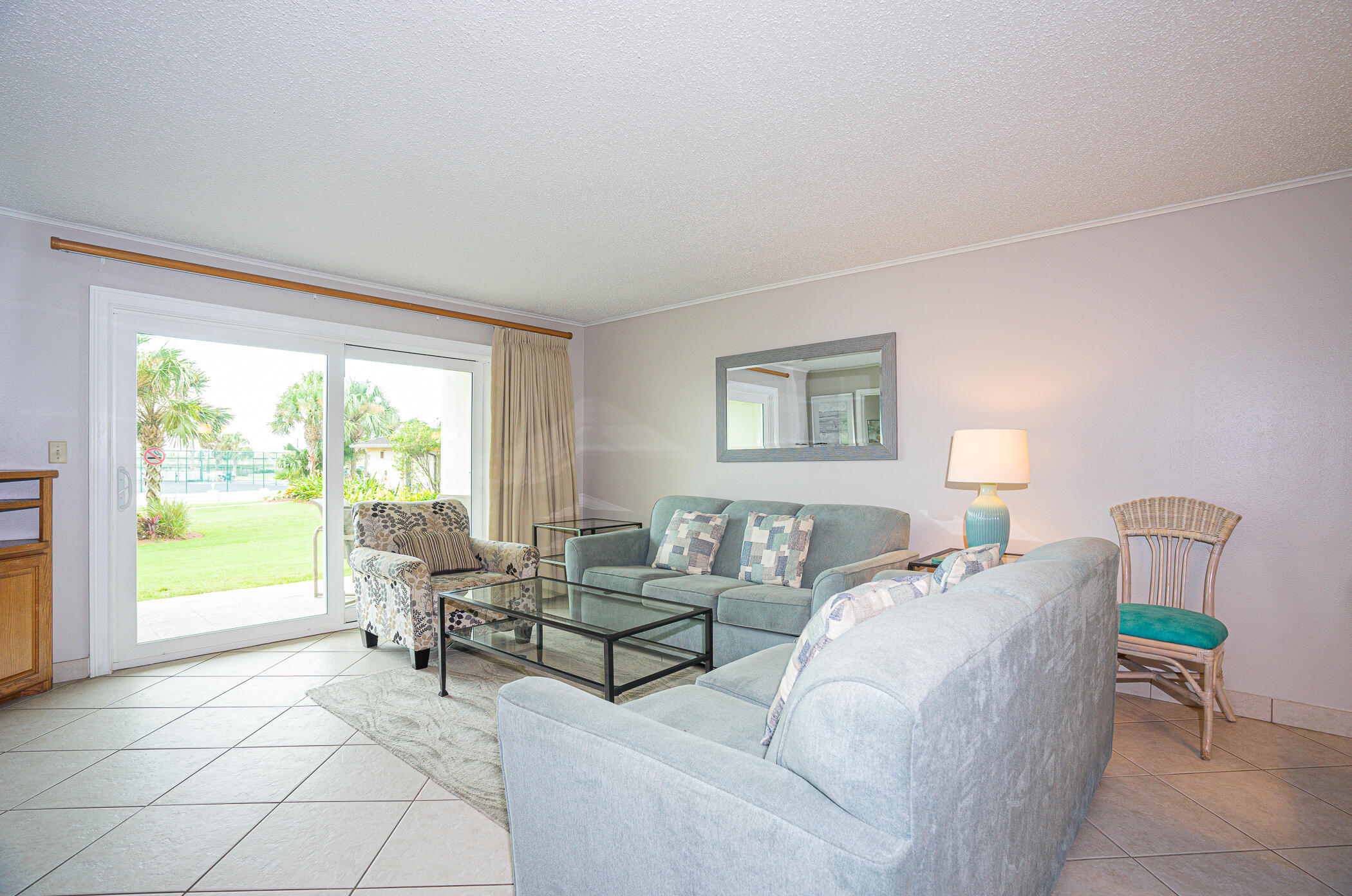 ISLANDER CONDO - Residential