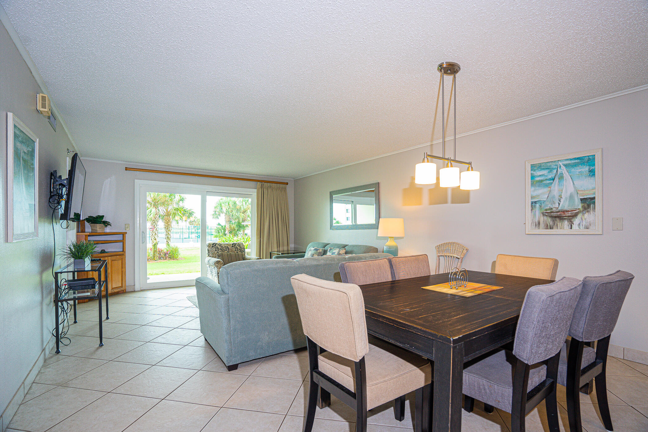 ISLANDER CONDO - Residential