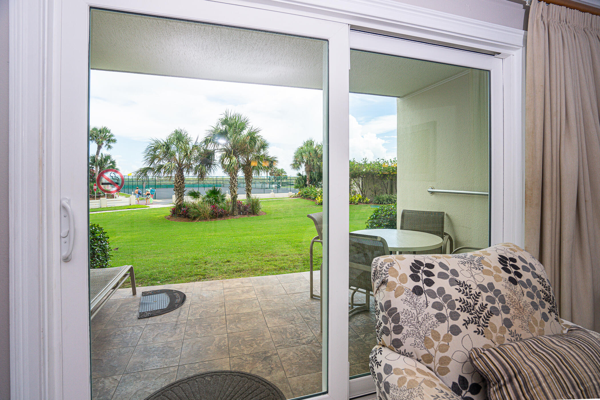 ISLANDER CONDO - Residential