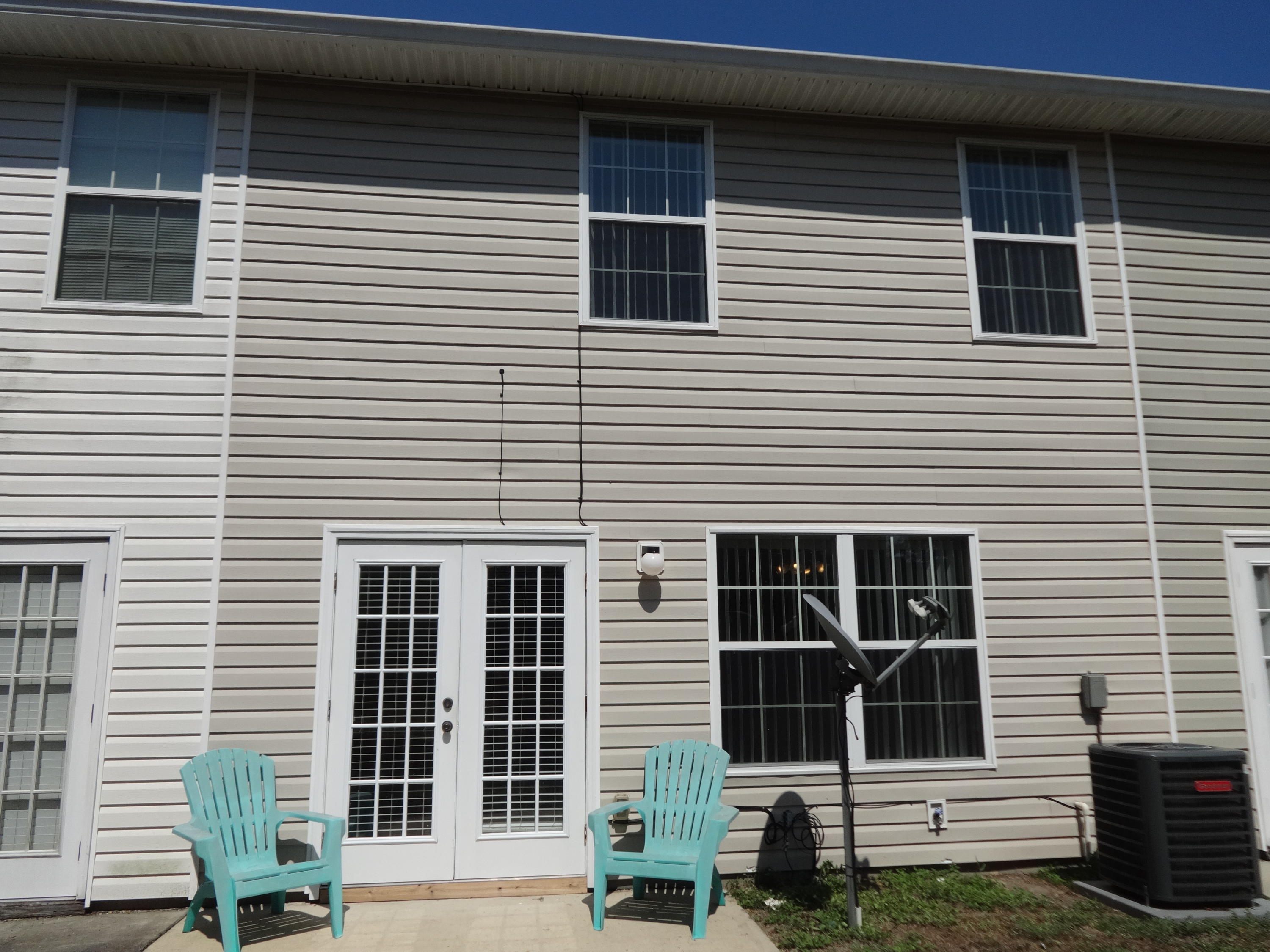 ROLLING PINES - Residential Lease