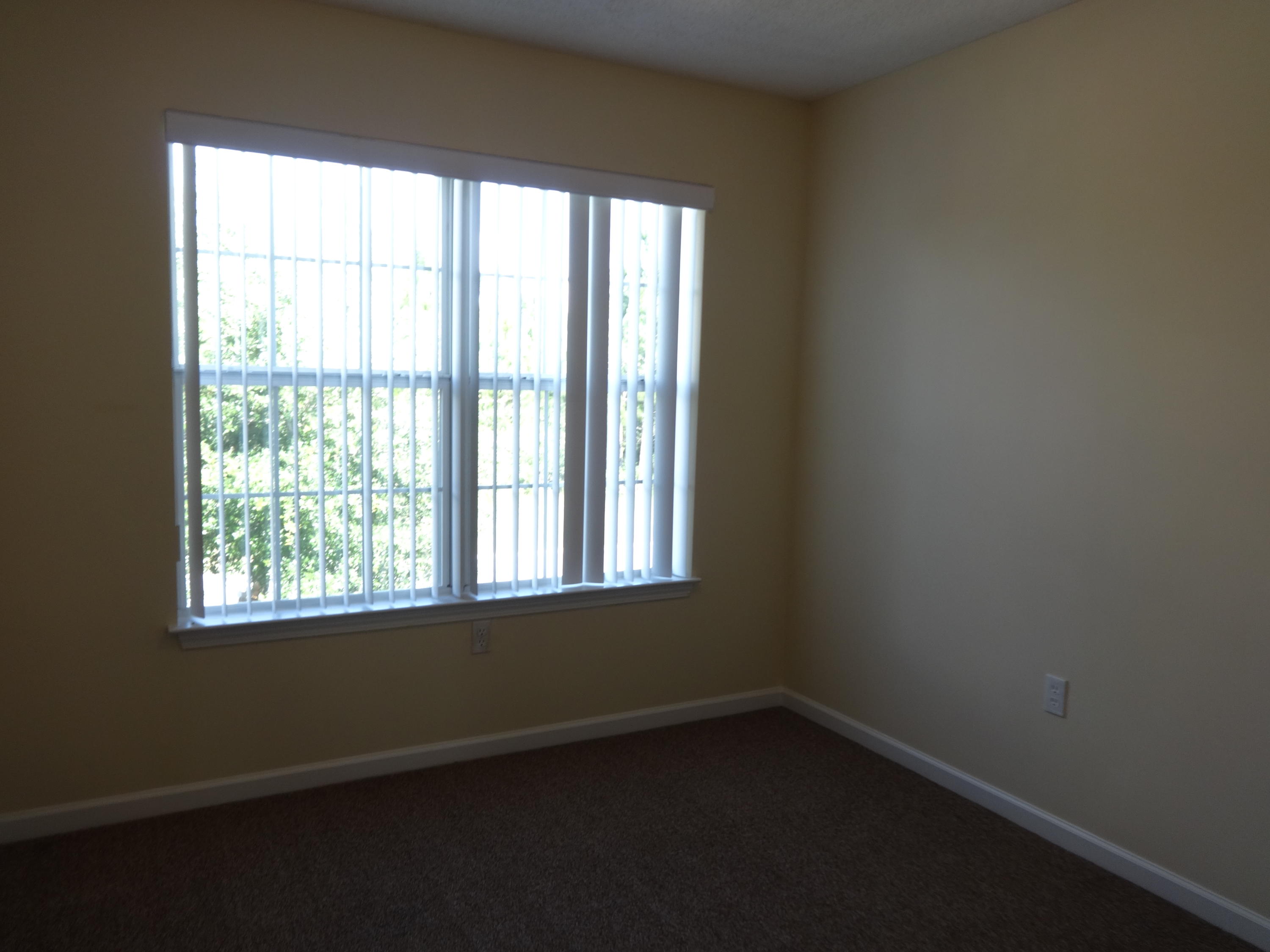 ROLLING PINES - Residential Lease