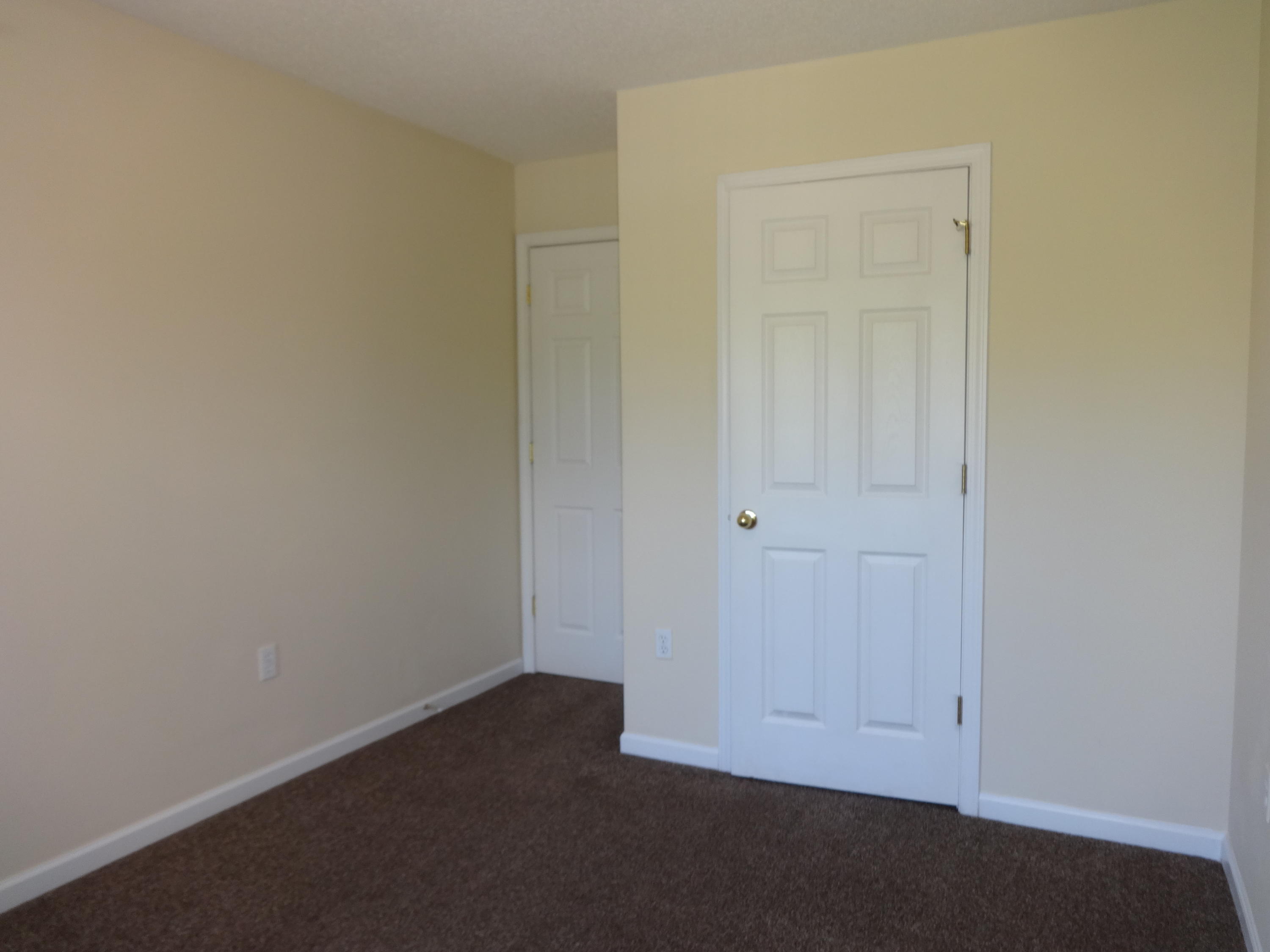 ROLLING PINES - Residential Lease