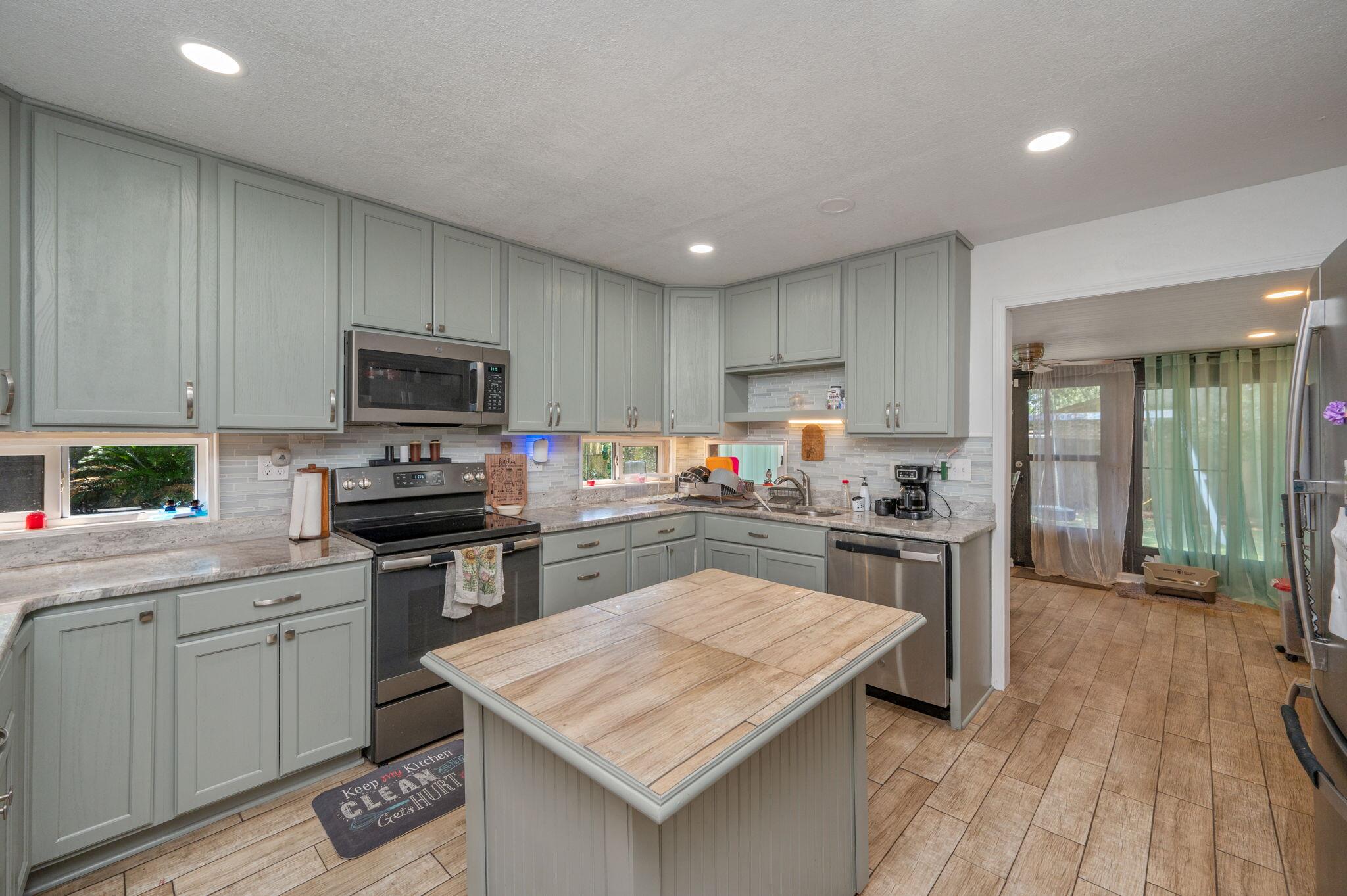 LONGWOOD S/D 4TH ADDN - Residential