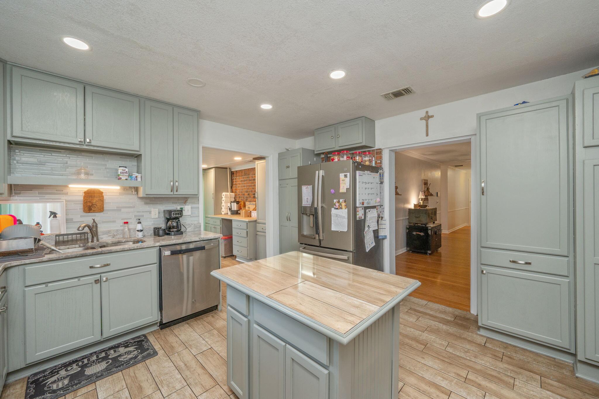 LONGWOOD S/D 4TH ADDN - Residential