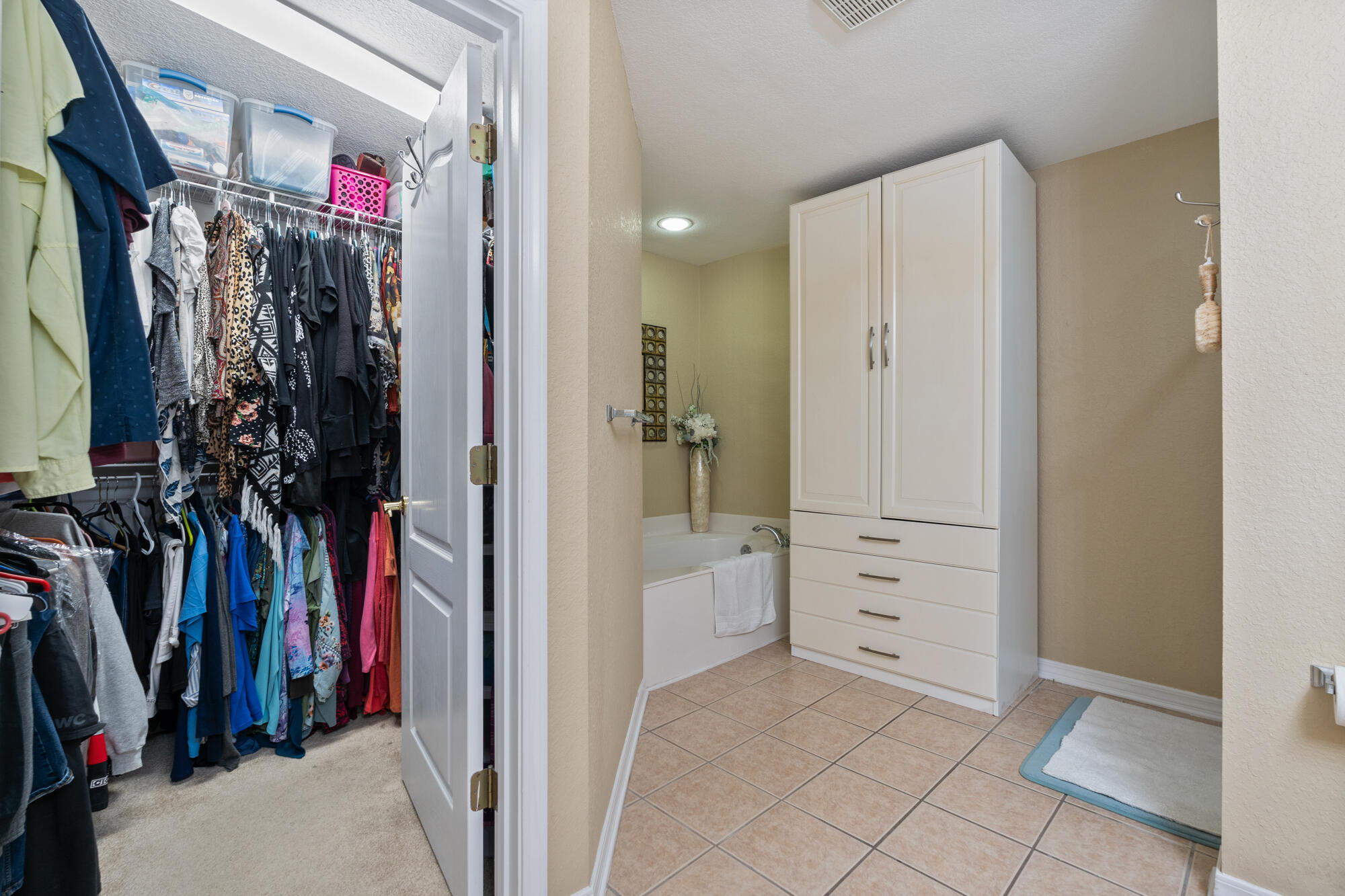 EMERALD LAKES PH 1 - Residential