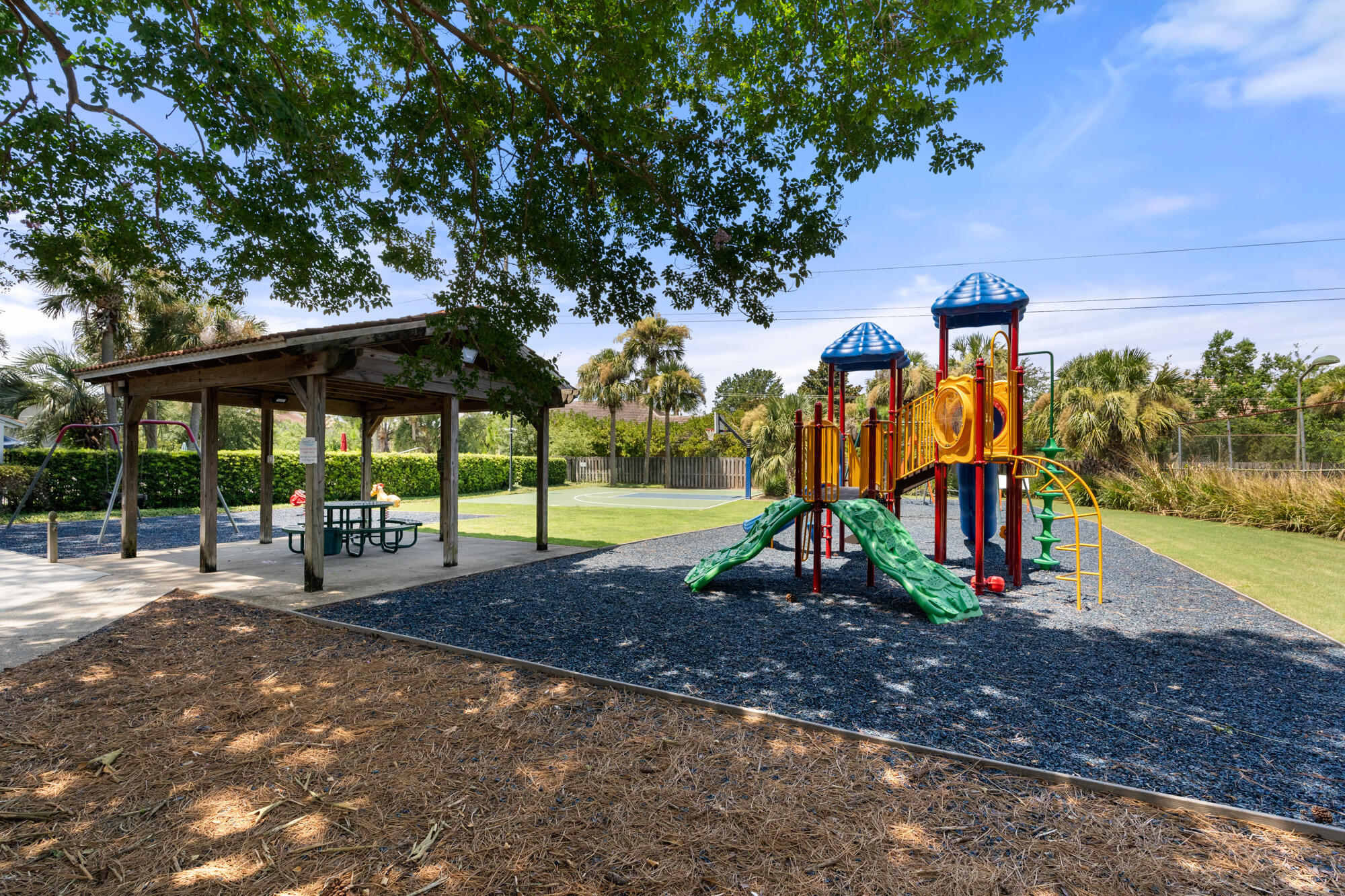 EMERALD LAKES PH 1 - Residential