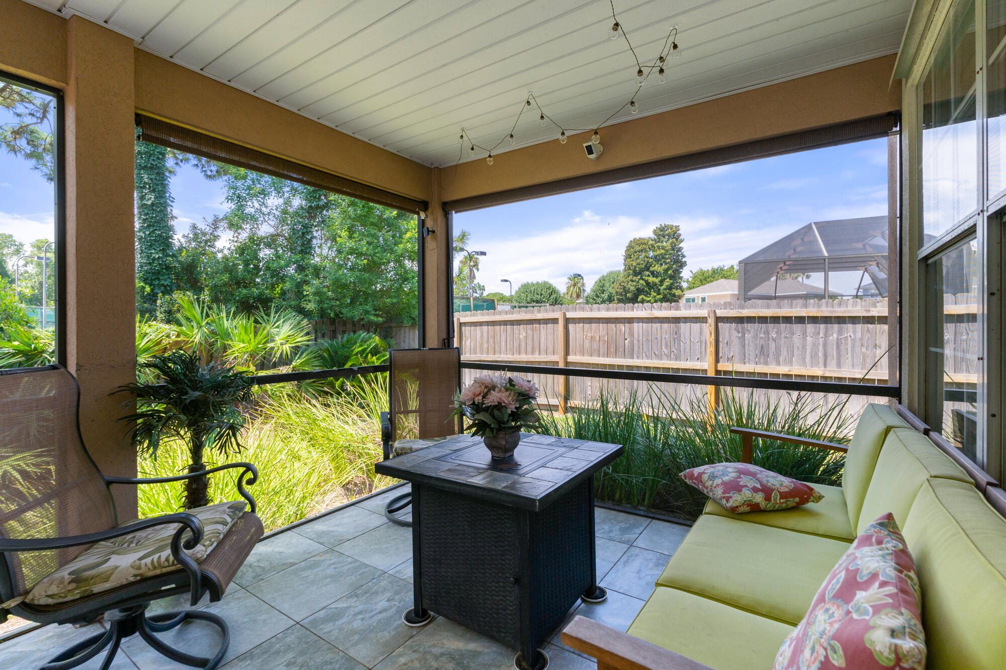 EMERALD LAKES PH 1 - Residential