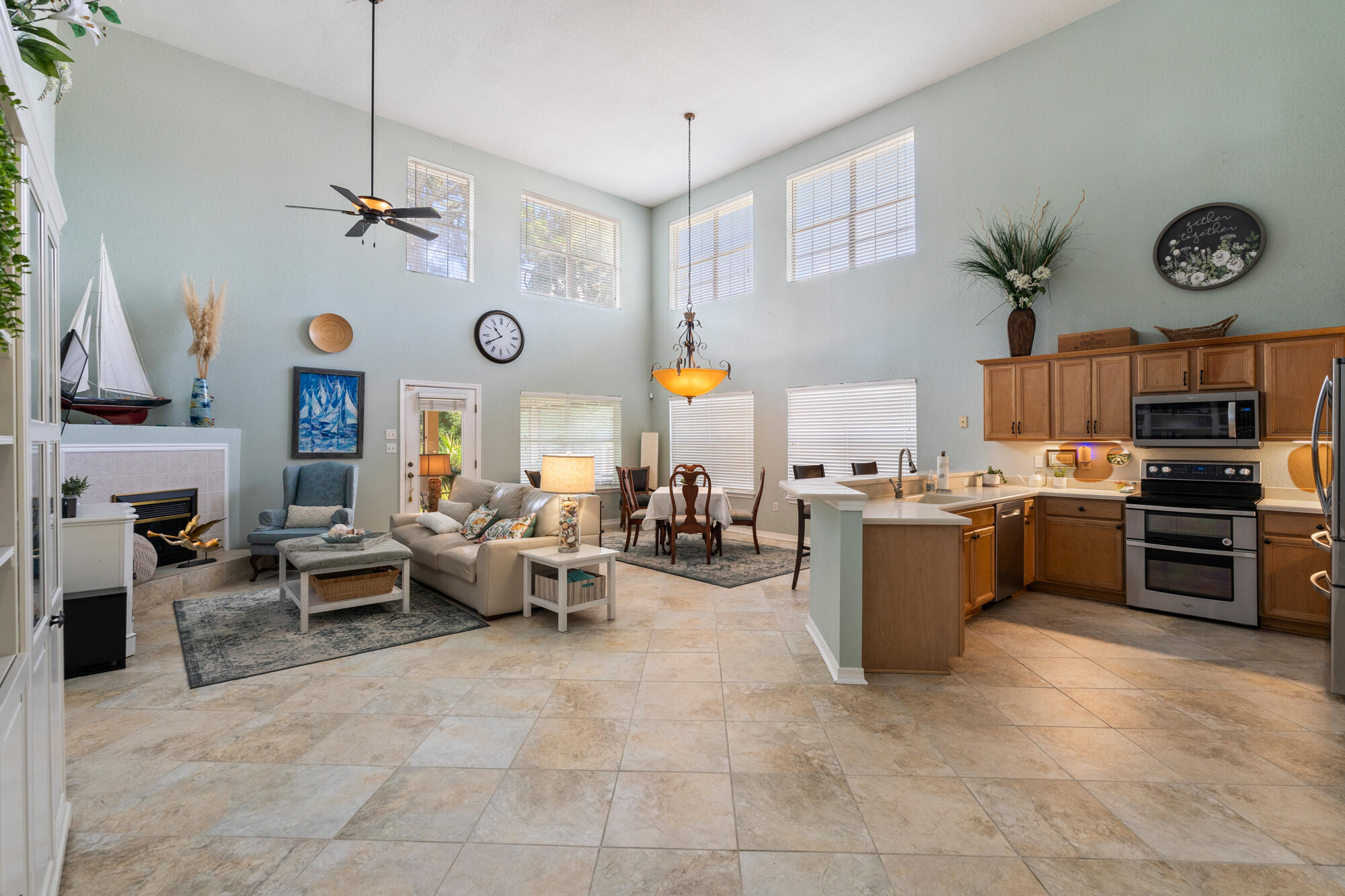 EMERALD LAKES PH 1 - Residential