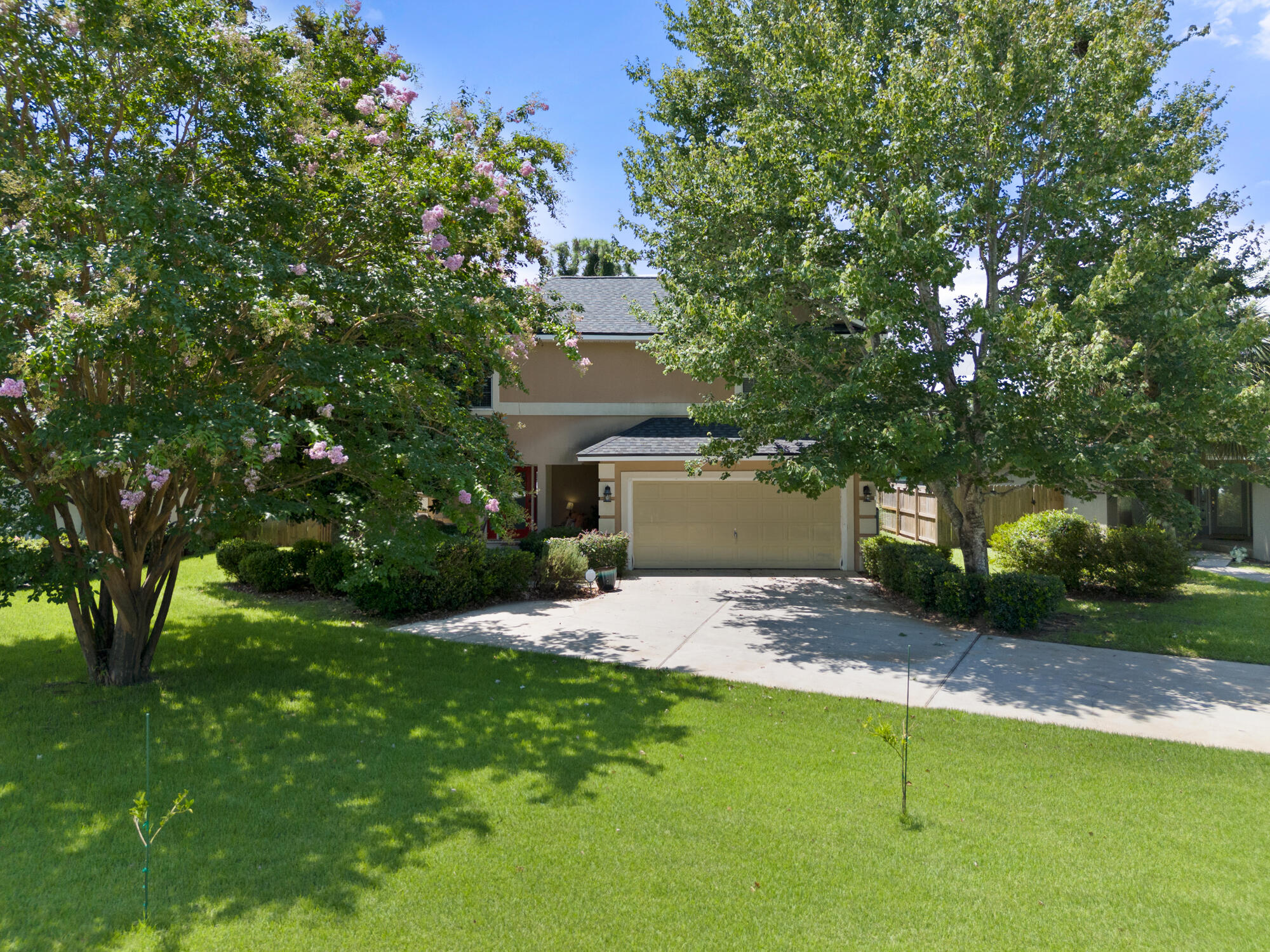 EMERALD LAKES PH 1 - Residential