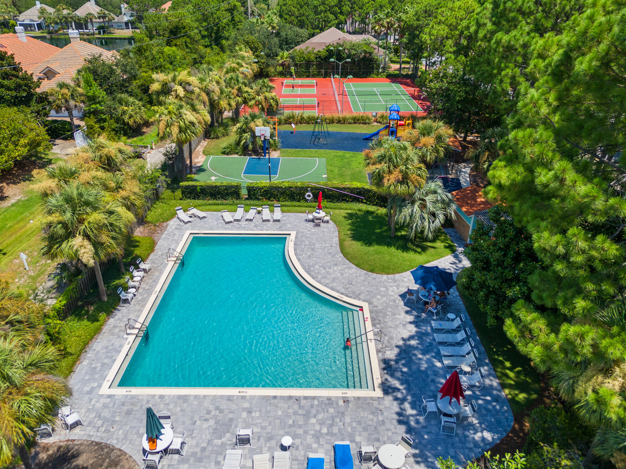 EMERALD LAKES PH 1 - Residential