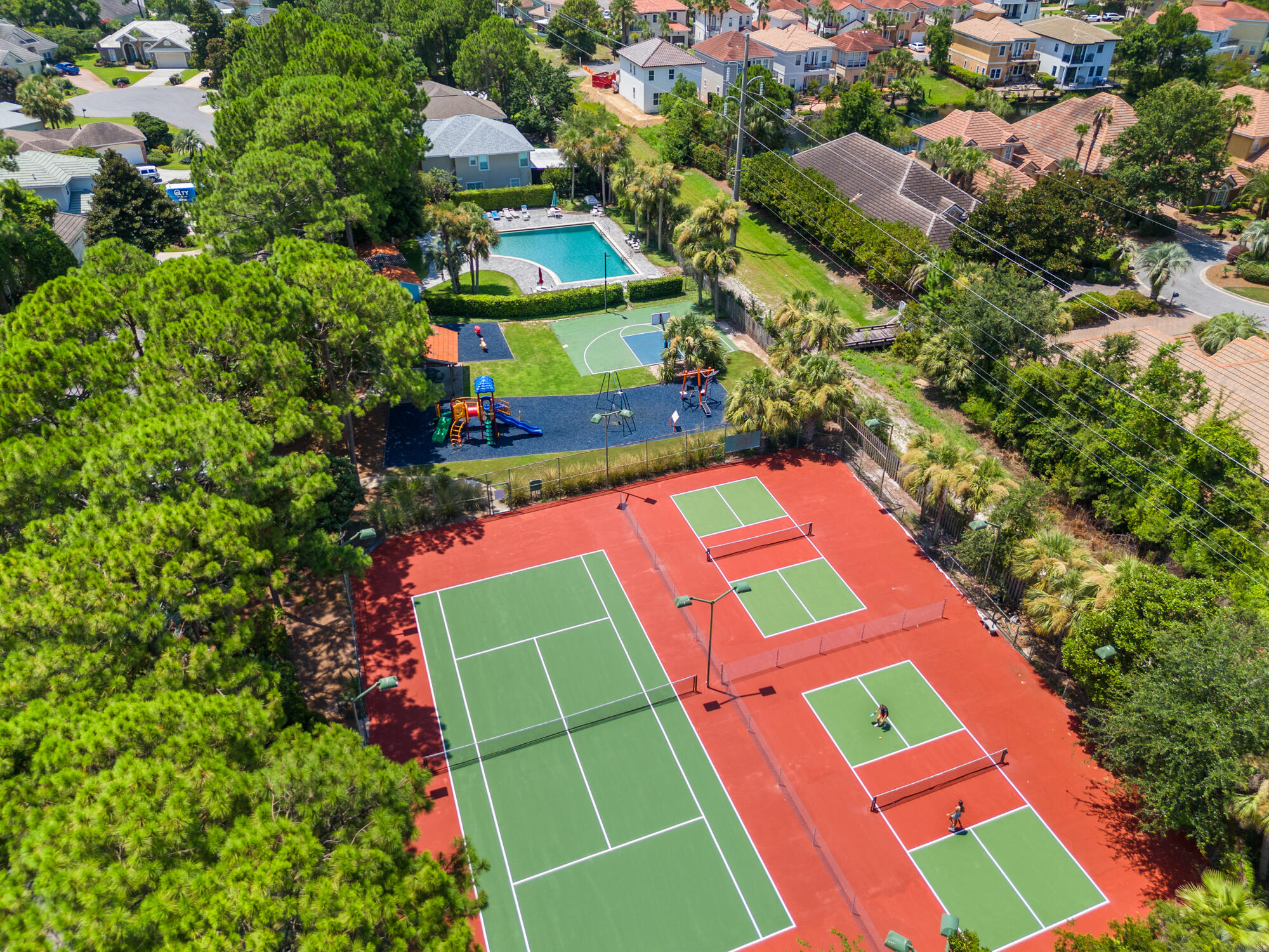 EMERALD LAKES PH 1 - Residential