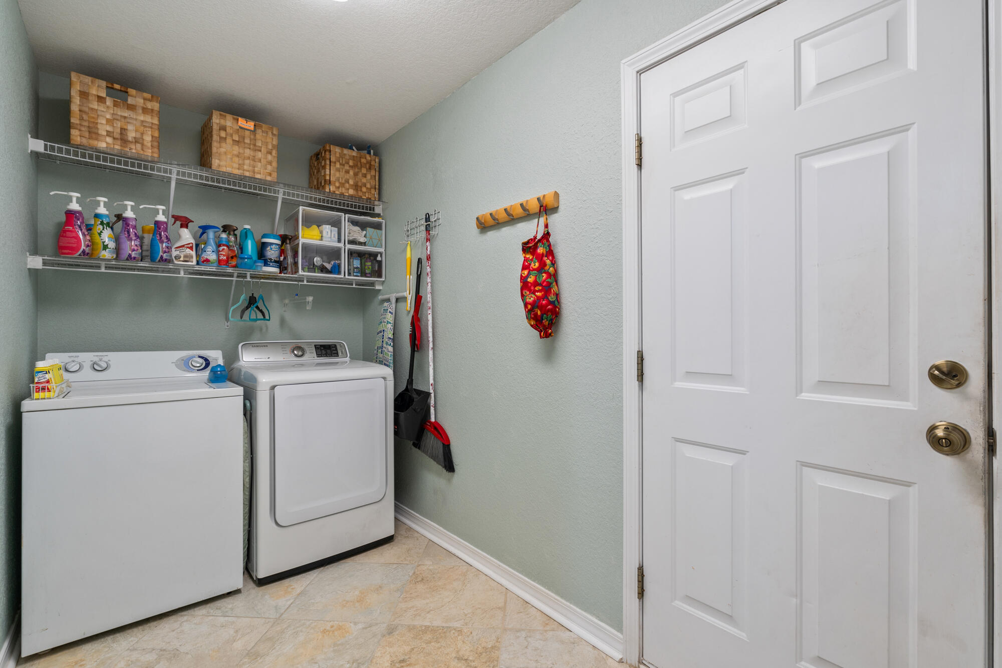 EMERALD LAKES PH 1 - Residential