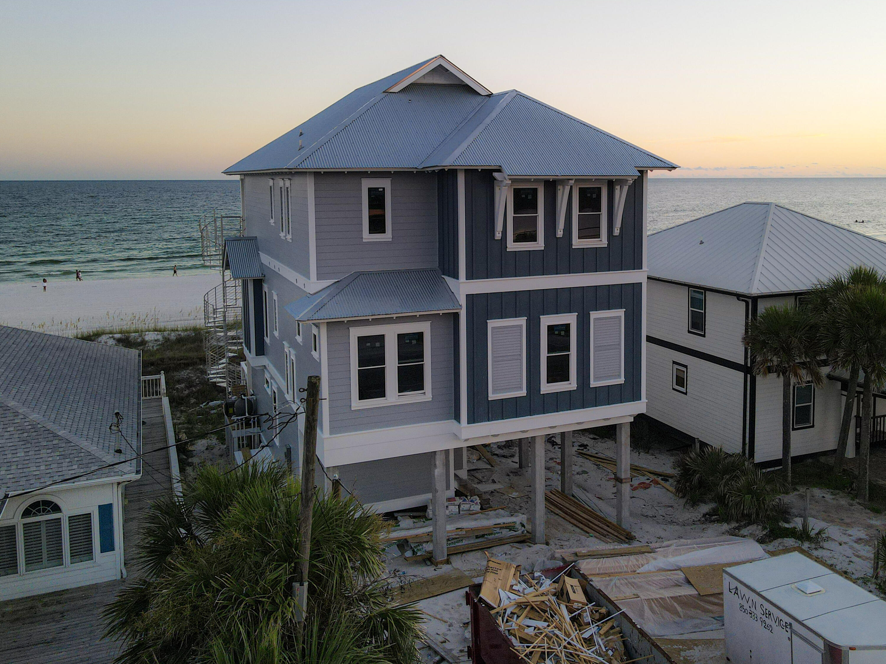 LULLWATER BEACH - Residential