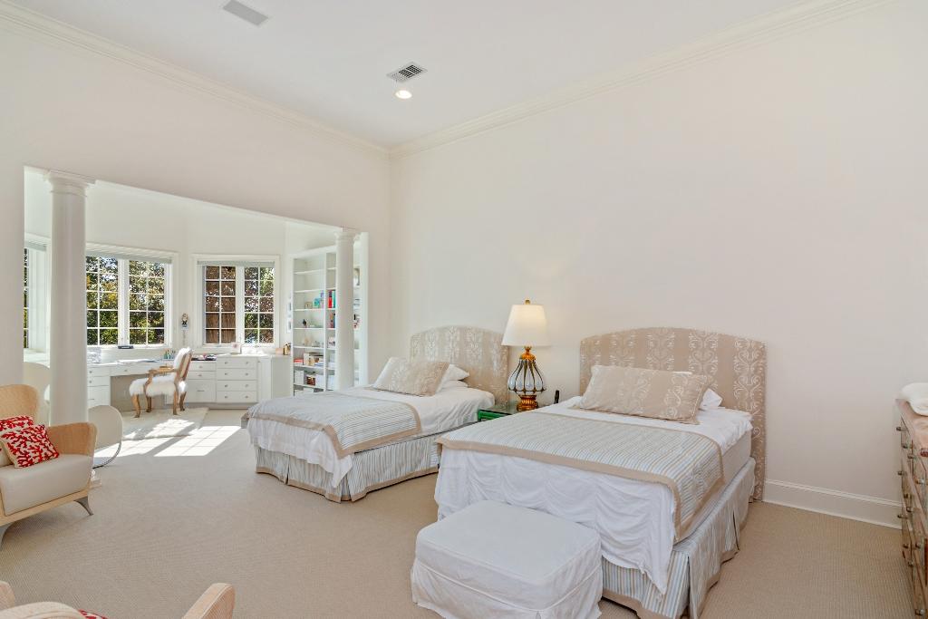 ROCKY BAYOU COUNTRY CLUB ESTATES 2 - Residential