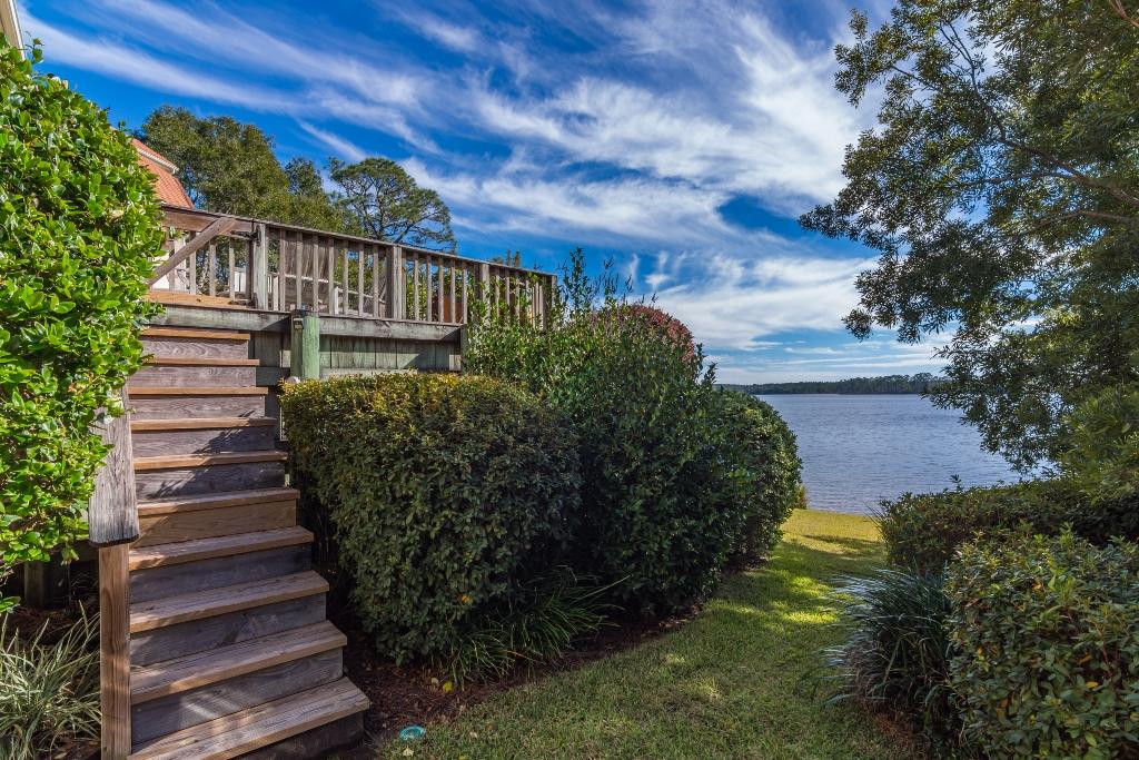 ROCKY BAYOU COUNTRY CLUB ESTATES 2 - Residential