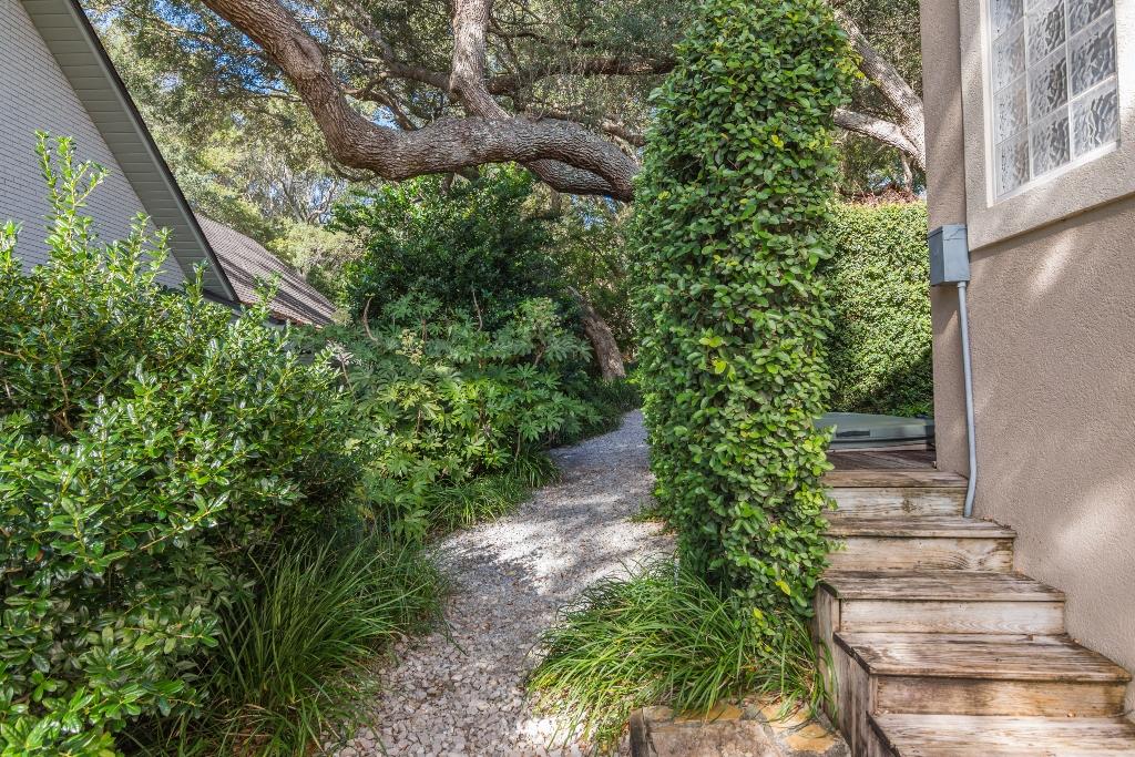 ROCKY BAYOU COUNTRY CLUB ESTATES 2 - Residential