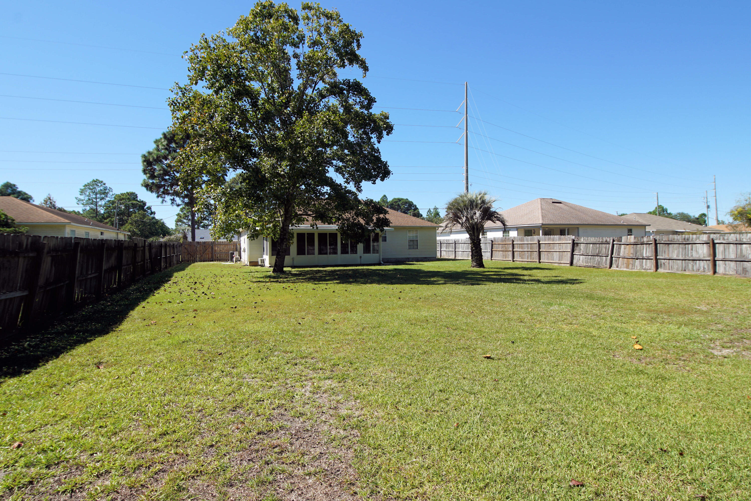 CRESCENT SHORES - Residential