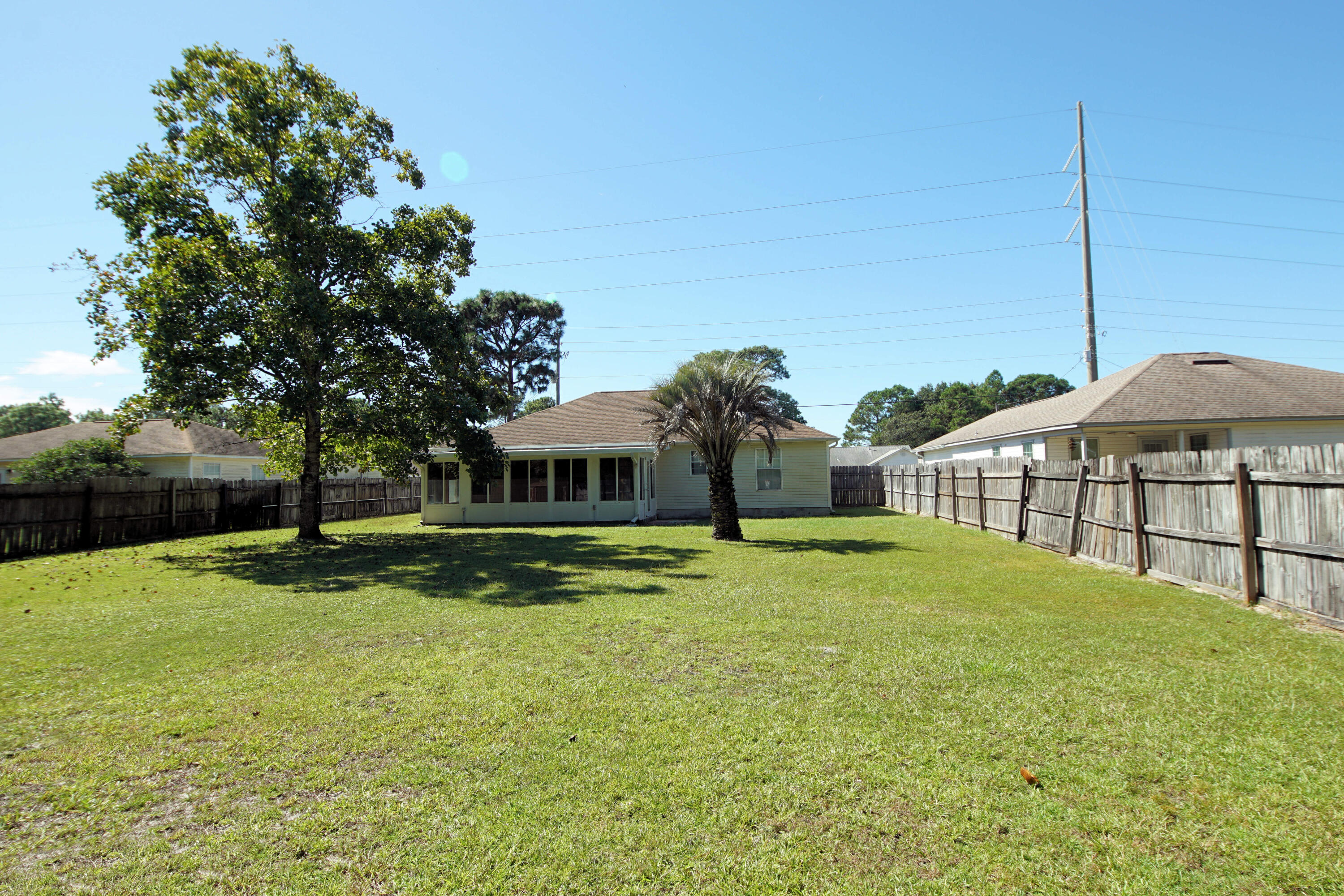 CRESCENT SHORES - Residential