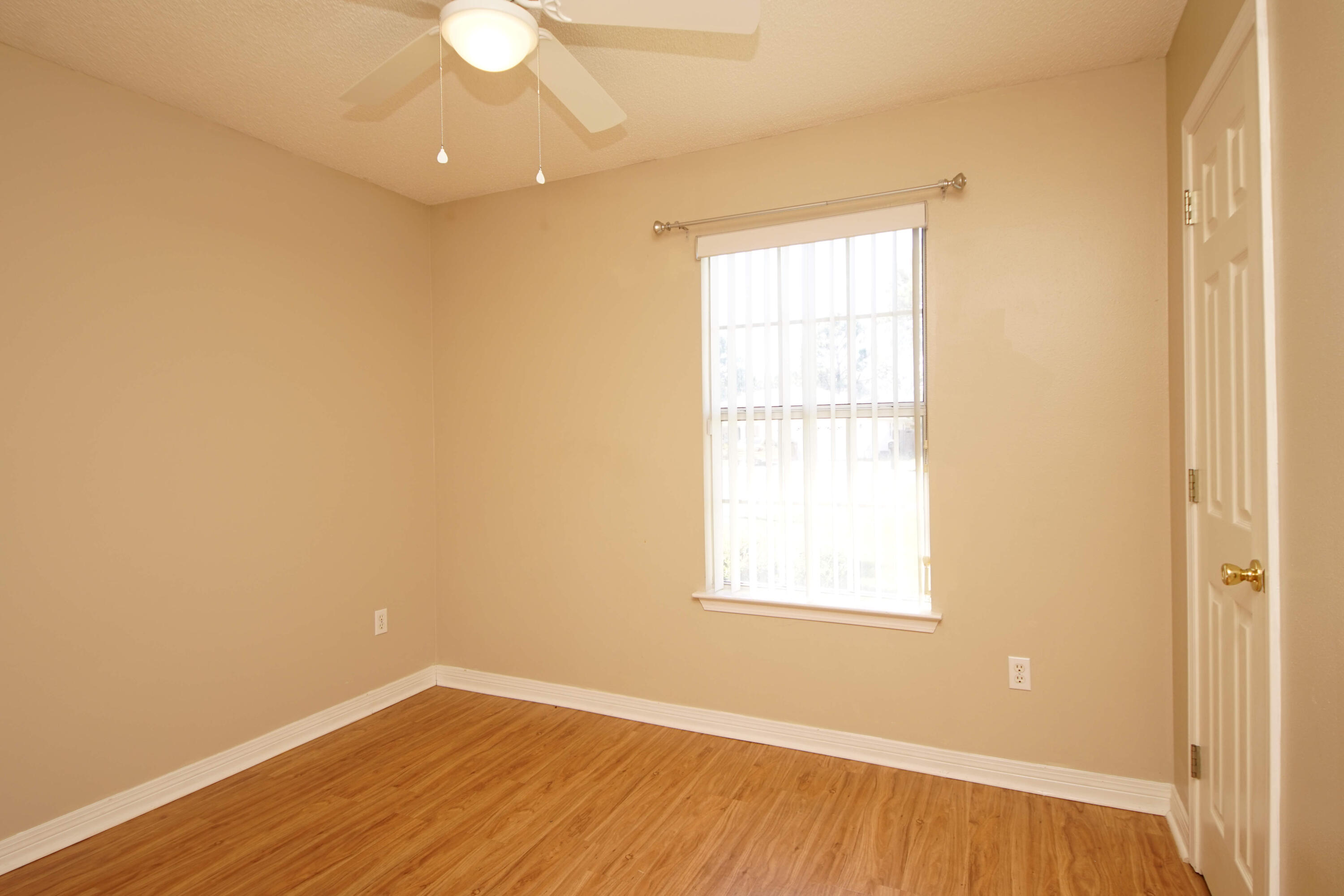 CRESCENT SHORES - Residential