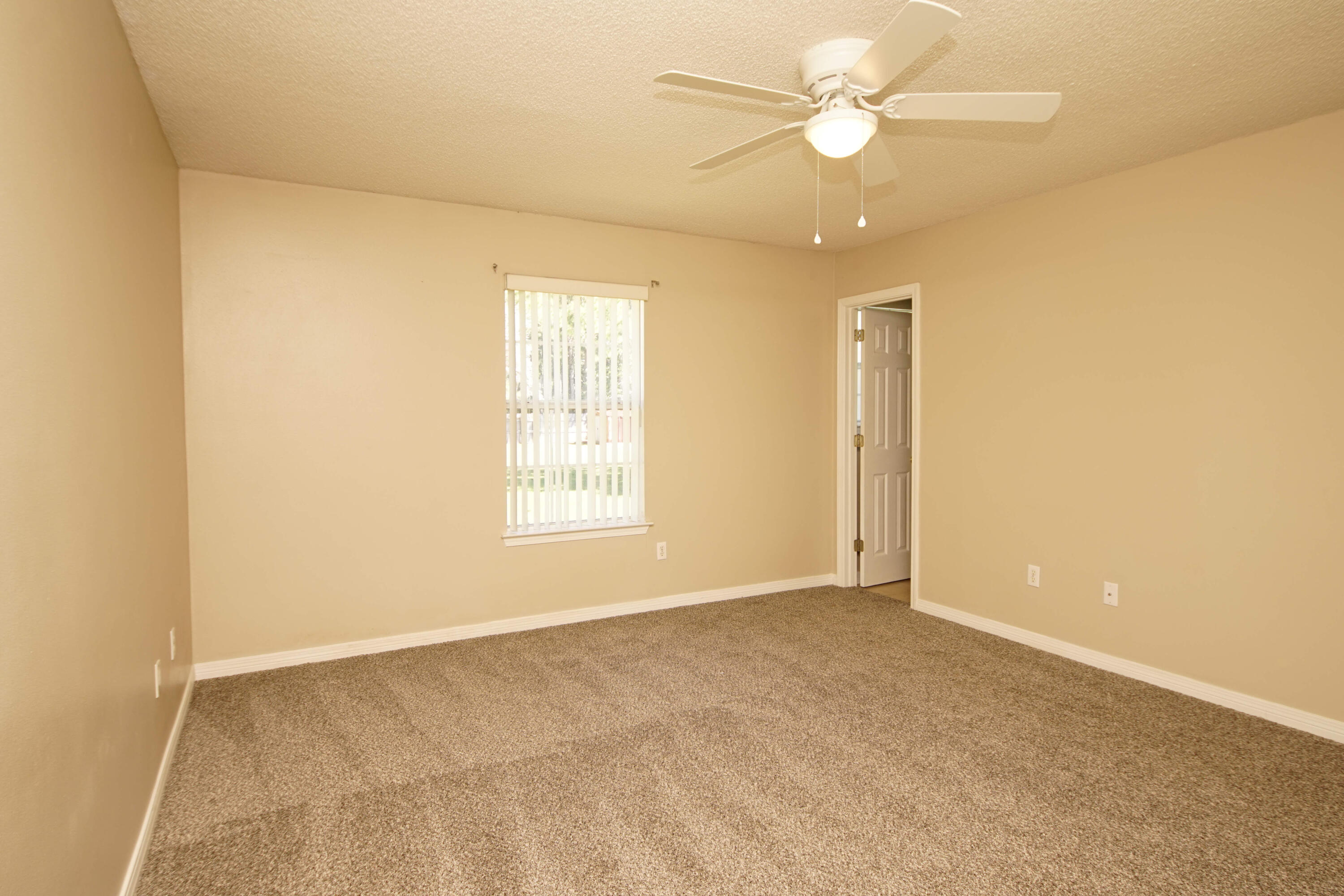 CRESCENT SHORES - Residential